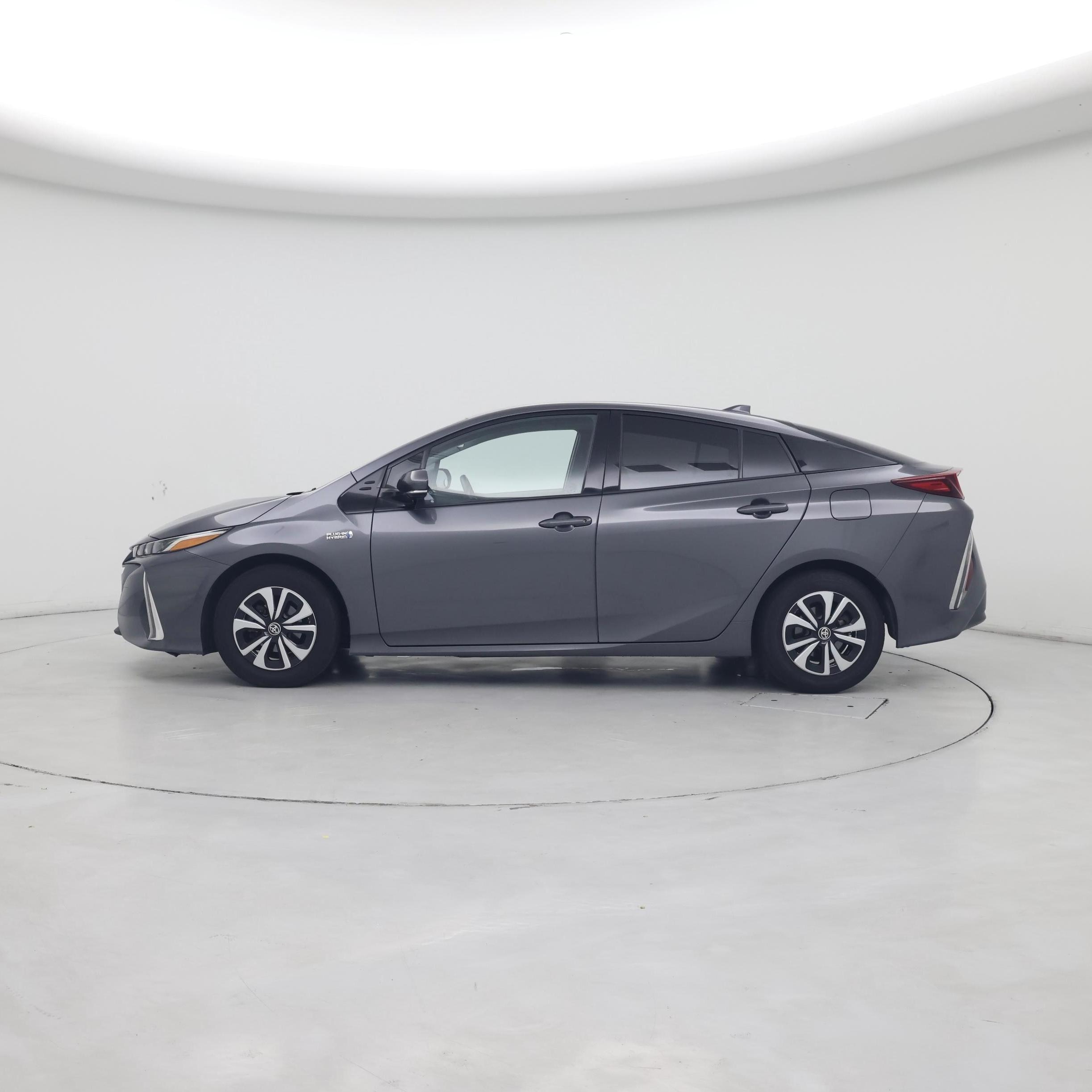 Thumbnail: 2018 Toyota Prius Prime - 3