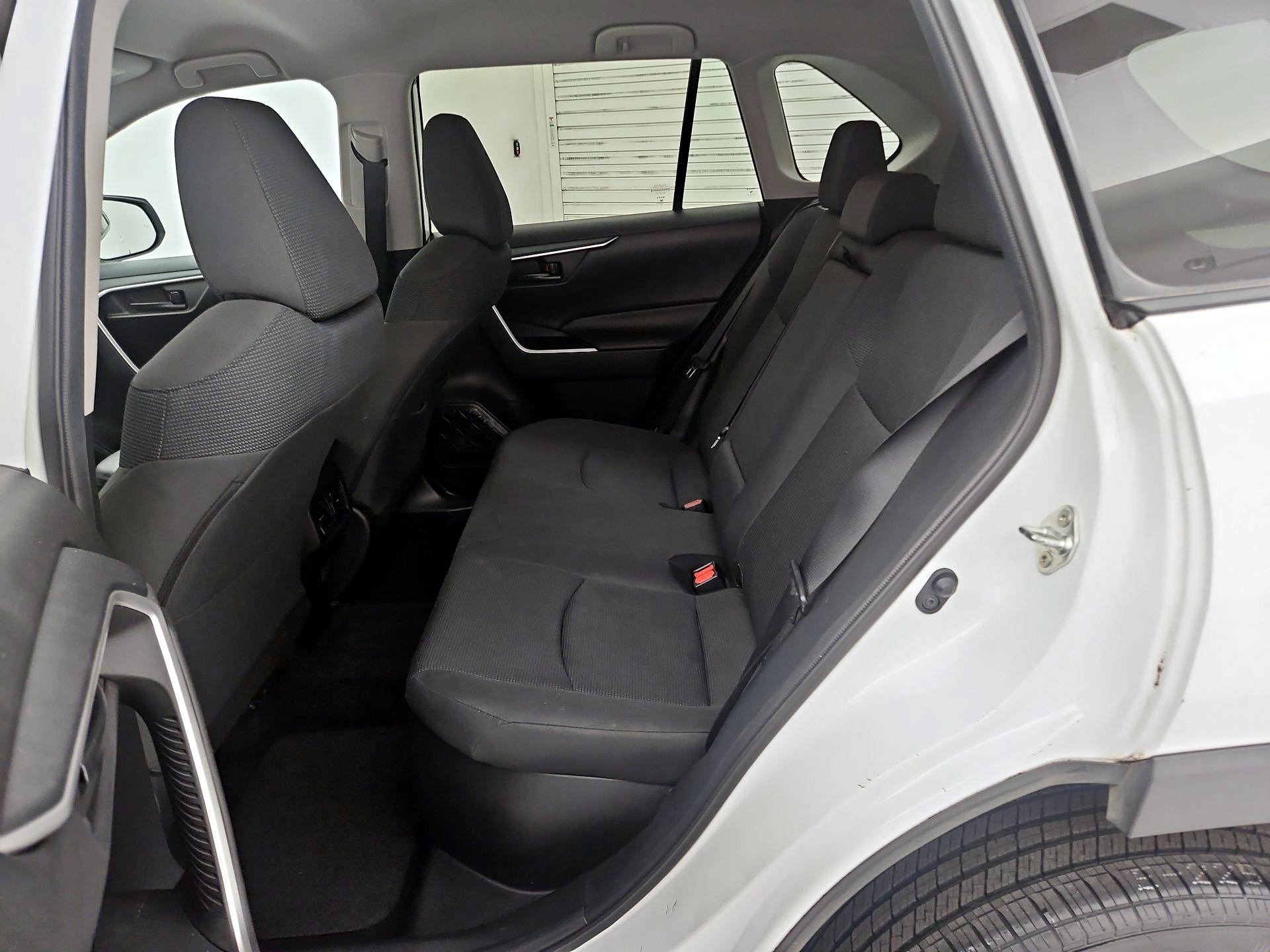 Thumbnail: 2020 Toyota RAV4 - 19