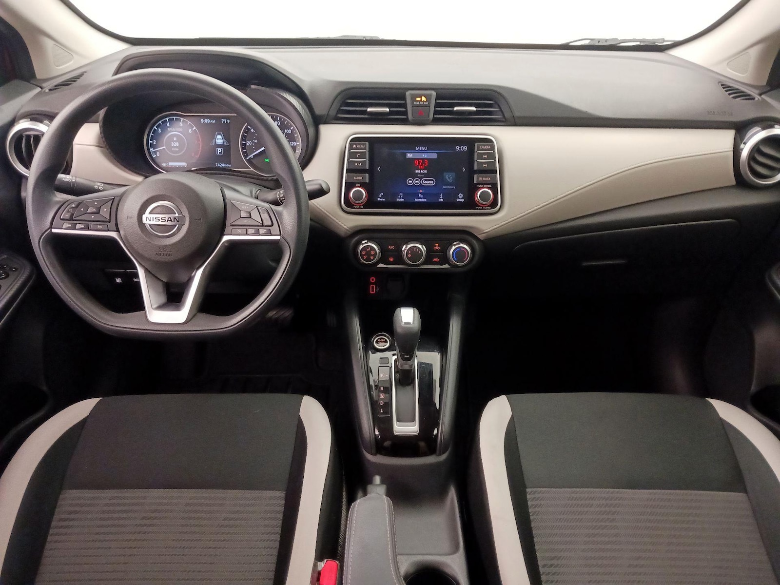 2021 Nissan Versa Sedan SV - Photo 10