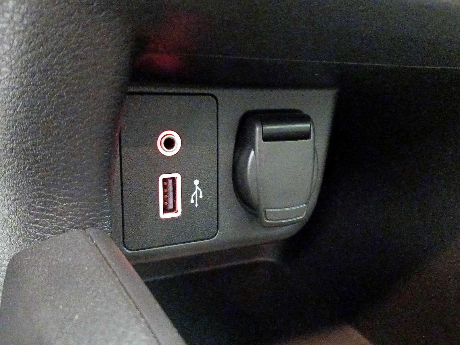 2021 Nissan Versa Sedan SV - Photo 18