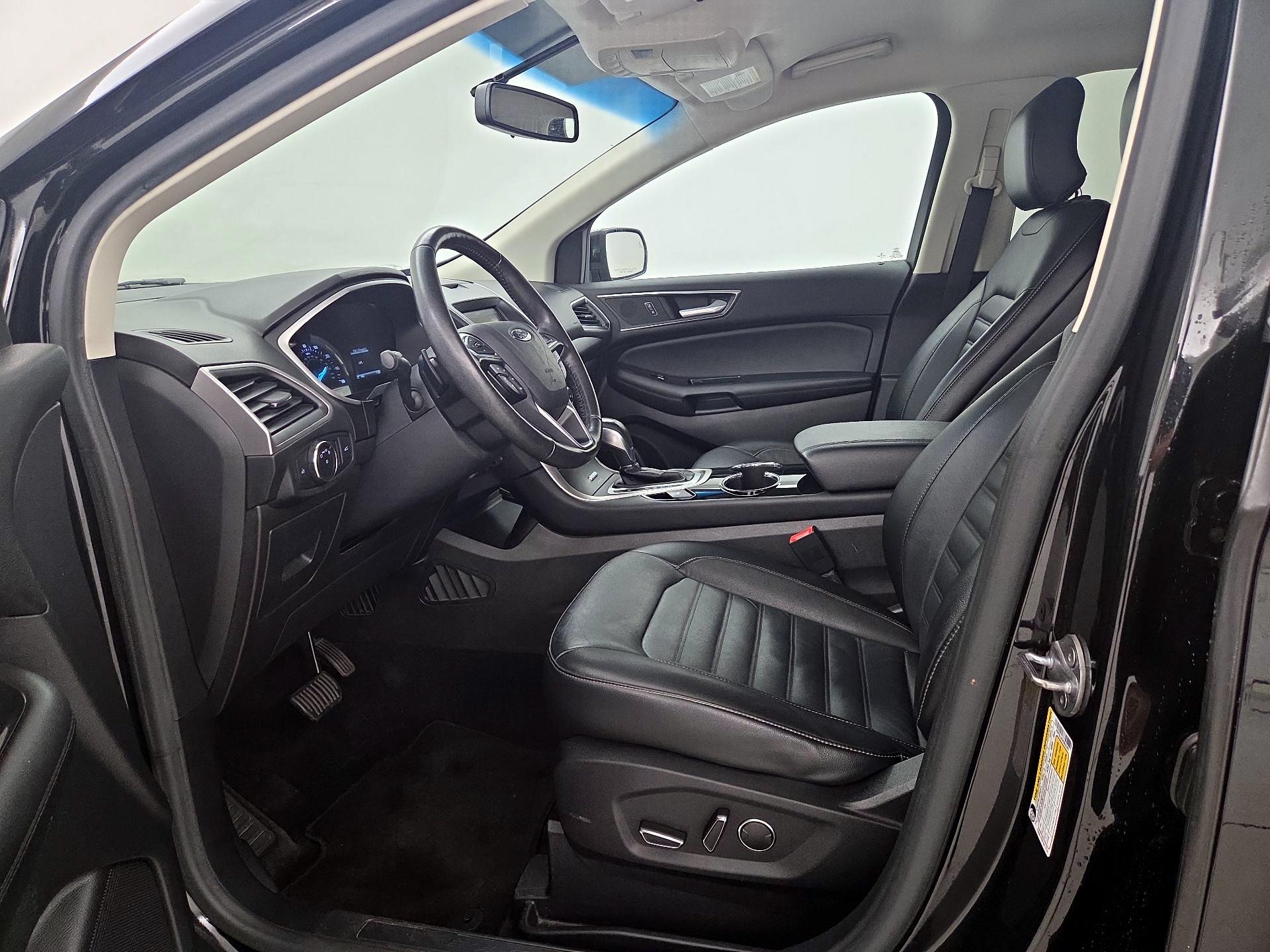 Thumbnail: 2015 Ford Edge - 11