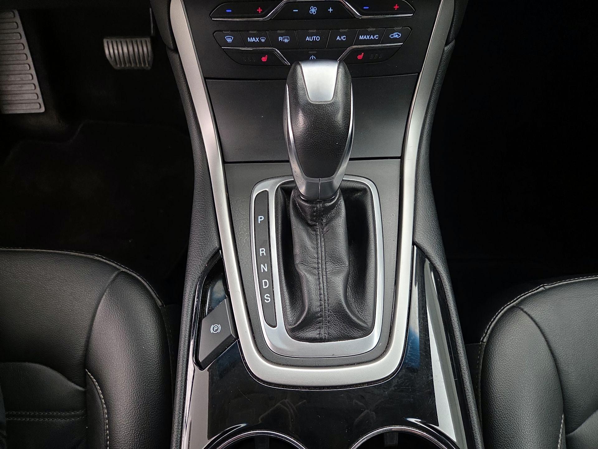 Thumbnail: 2015 Ford Edge - 18