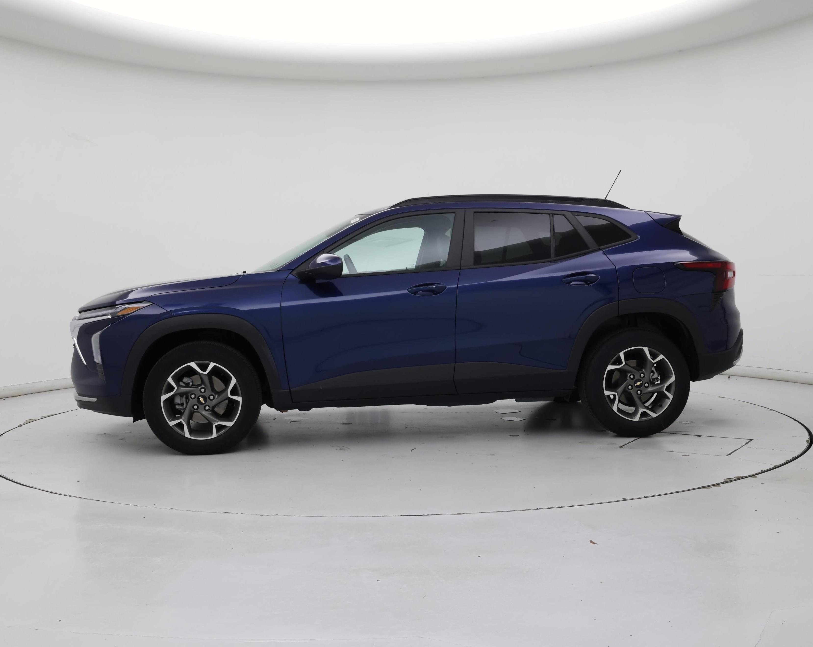 Thumbnail: 2024 Chevrolet Trax - 3
