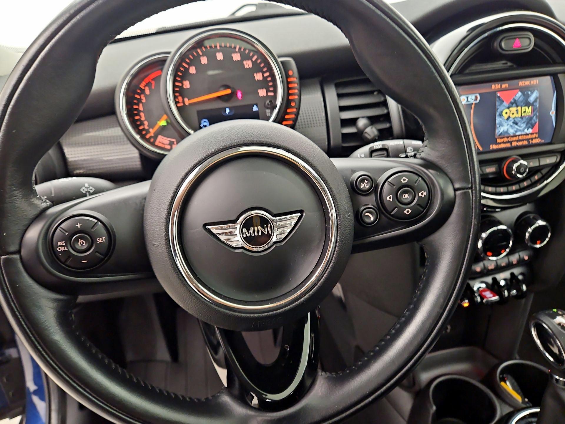 Thumbnail: 2017 MINI Cooper Hardtop - 10