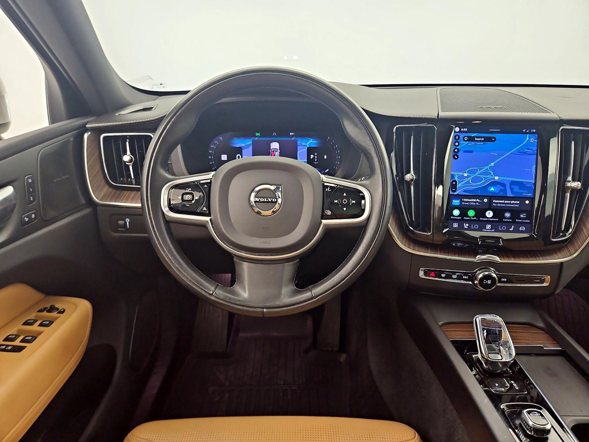 Thumbnail: 2022 Volvo XC60 - 10