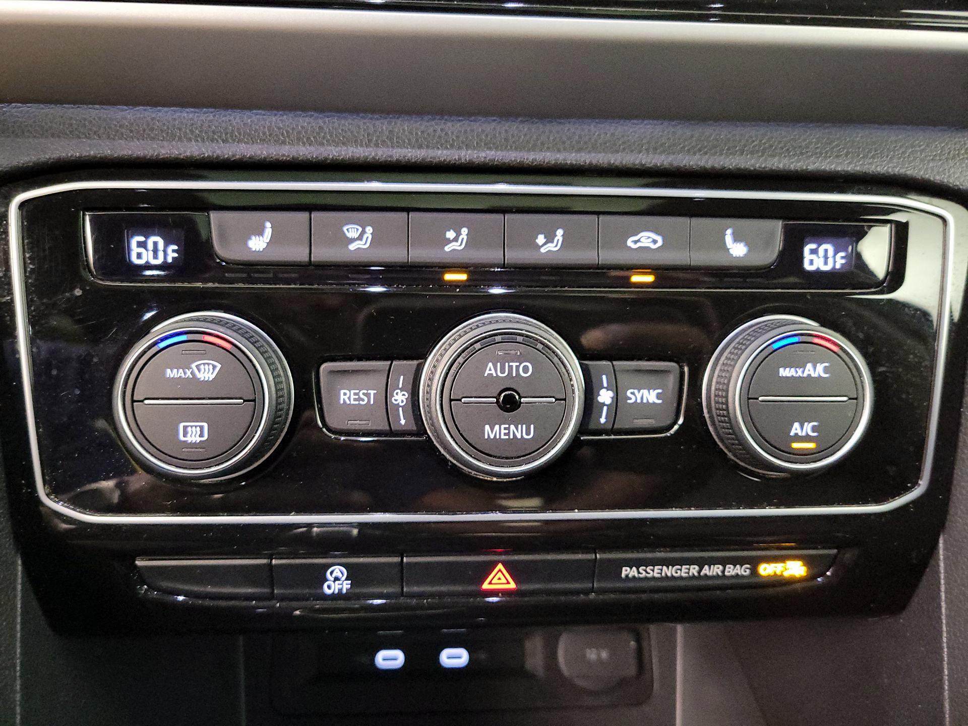 Thumbnail: 2021 Volkswagen Atlas - 16