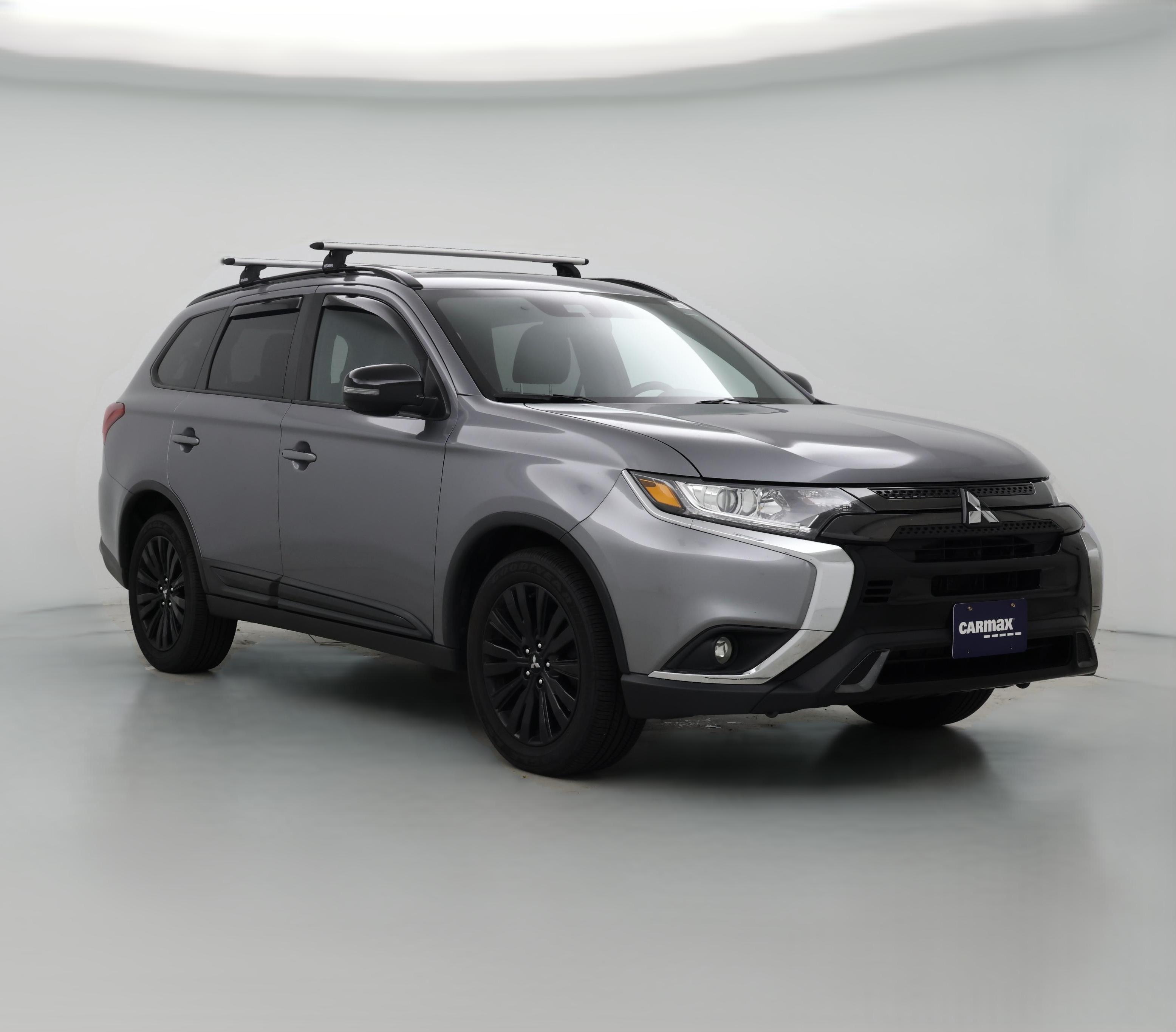 Thumbnail: 2020 Mitsubishi Outlander - 1