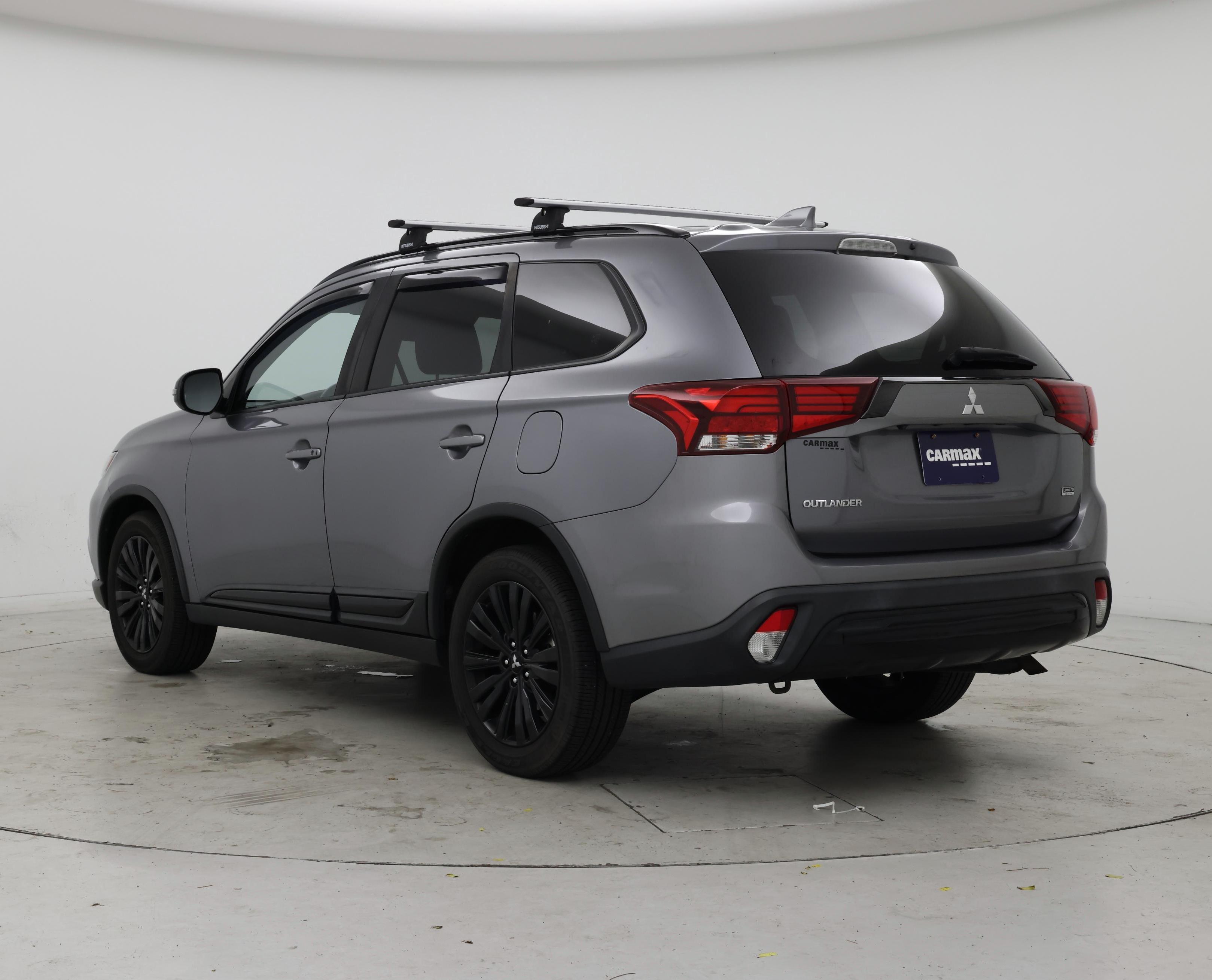 Thumbnail: 2020 Mitsubishi Outlander - 2