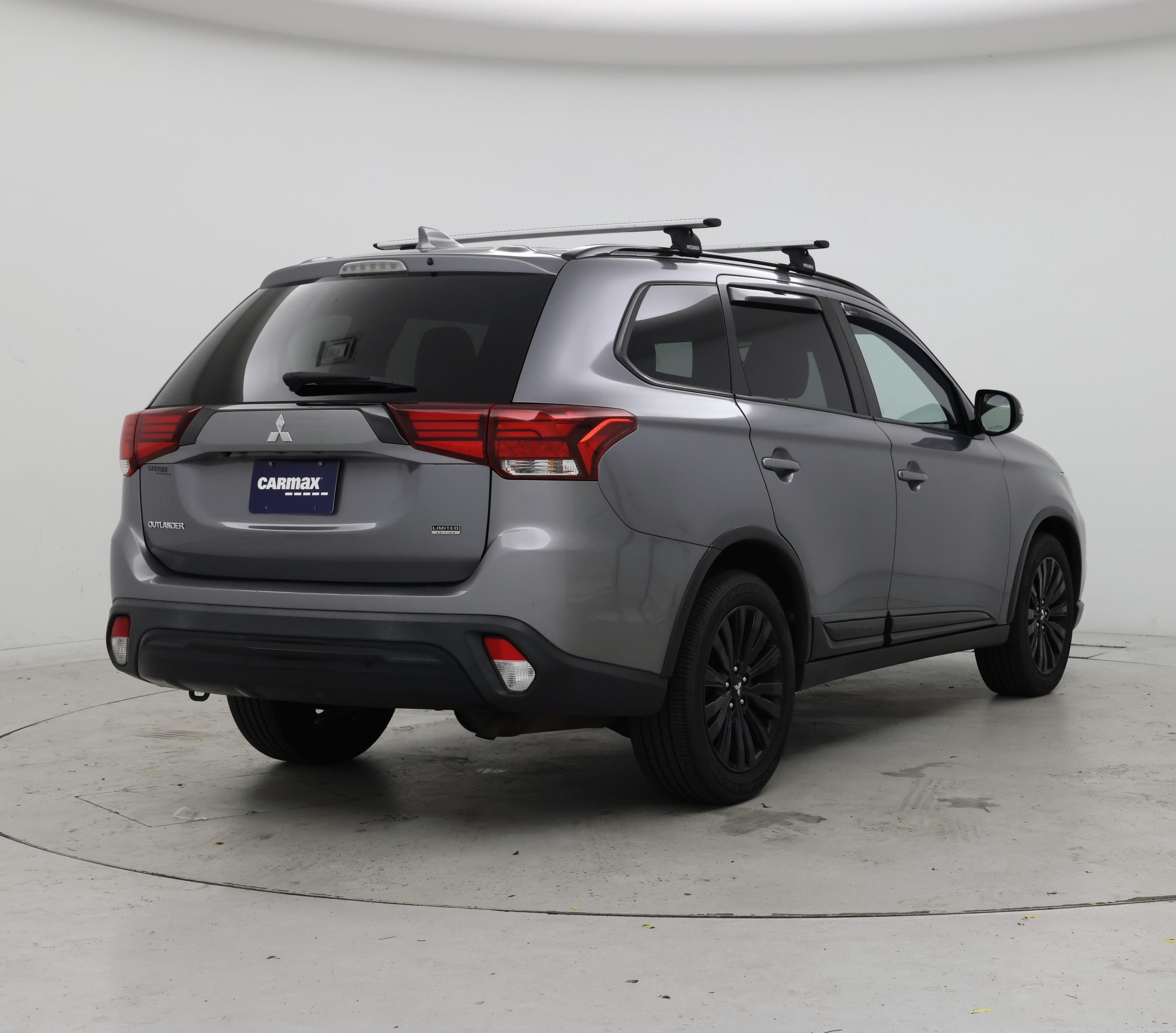 Thumbnail: 2020 Mitsubishi Outlander - 8