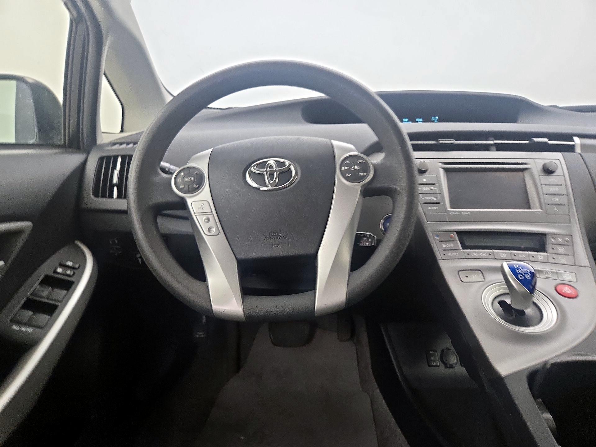 Thumbnail: 2015 Toyota Prius - 10