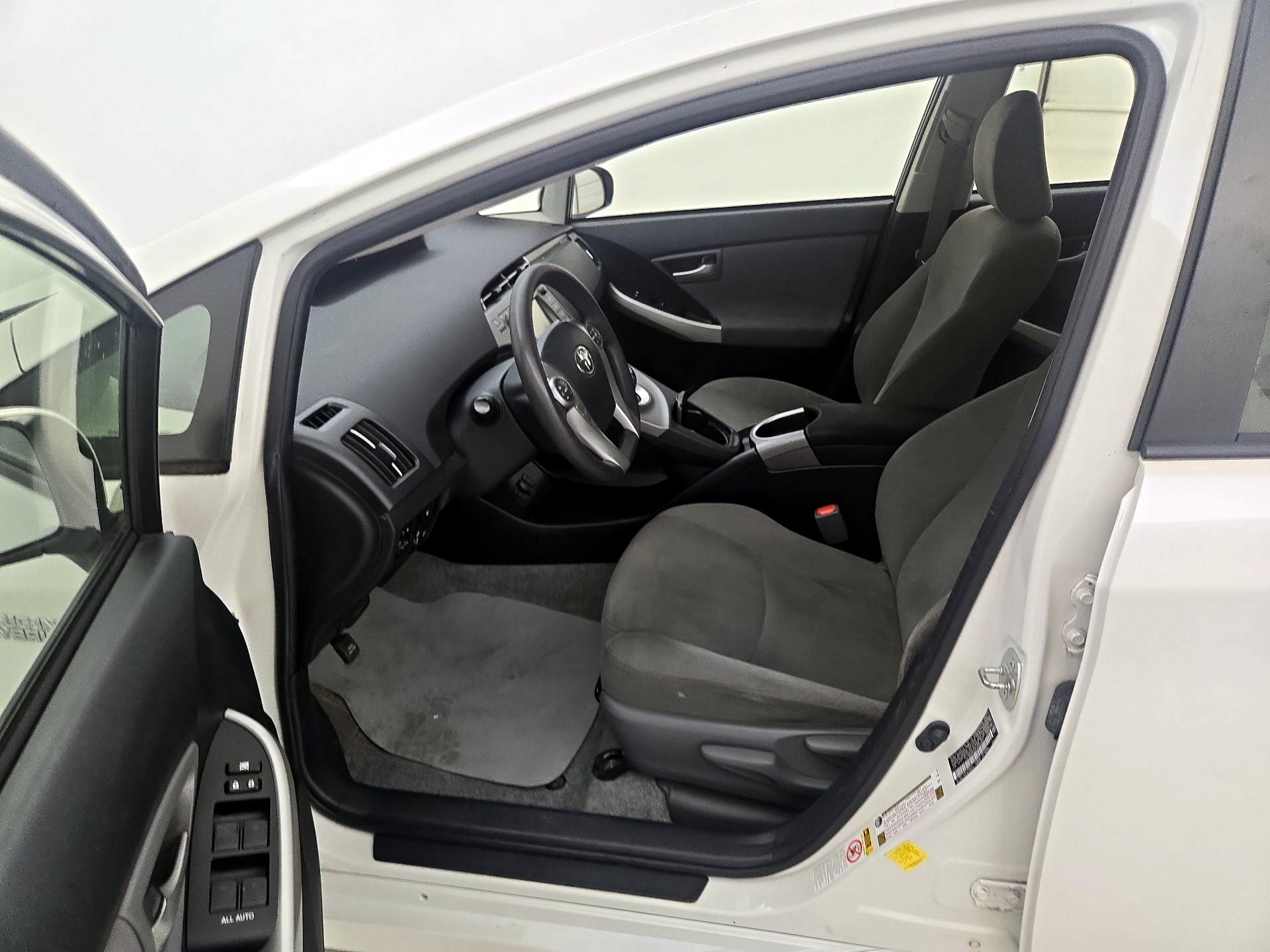 Thumbnail: 2015 Toyota Prius - 11