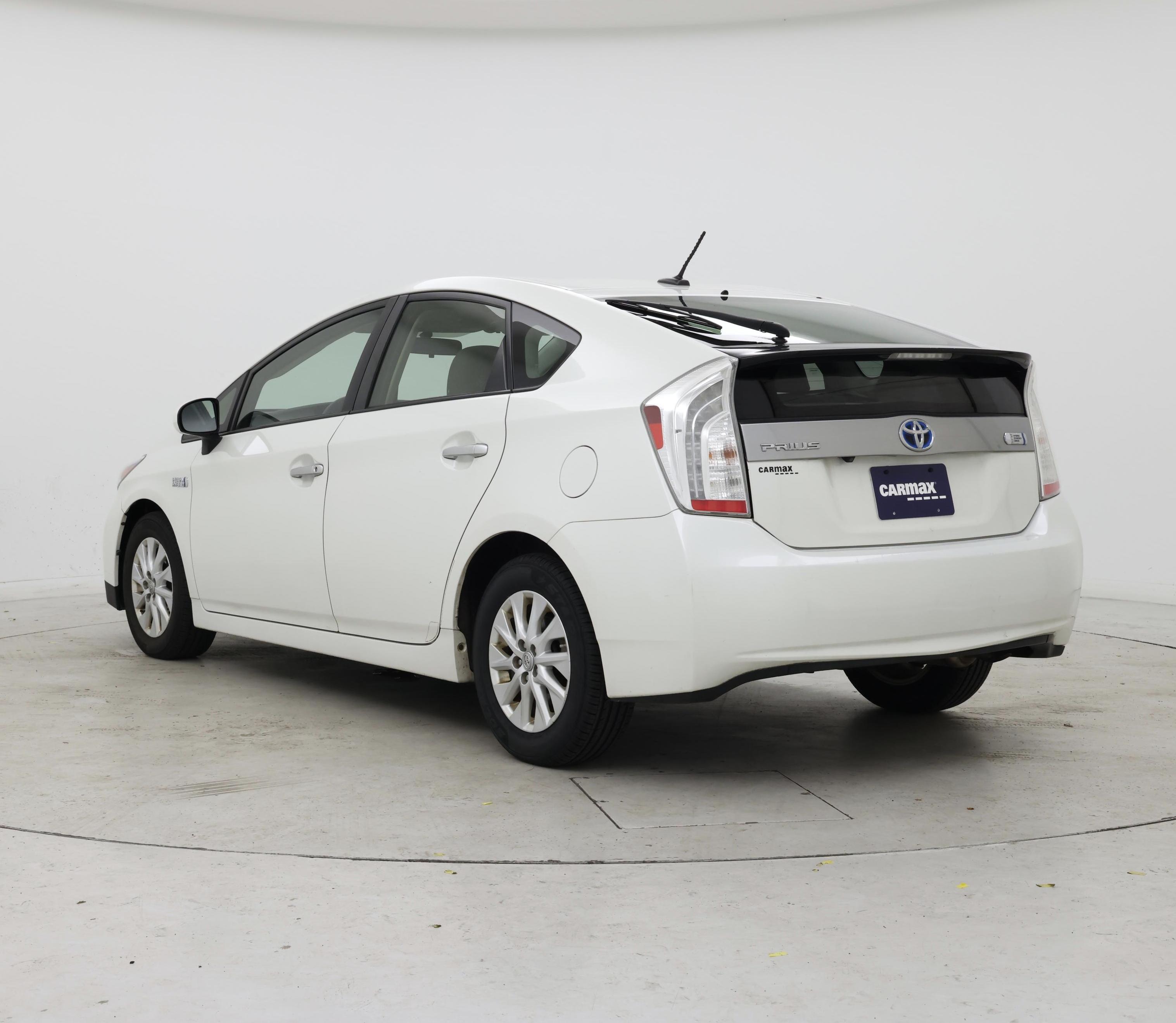 Thumbnail: 2015 Toyota Prius - 2