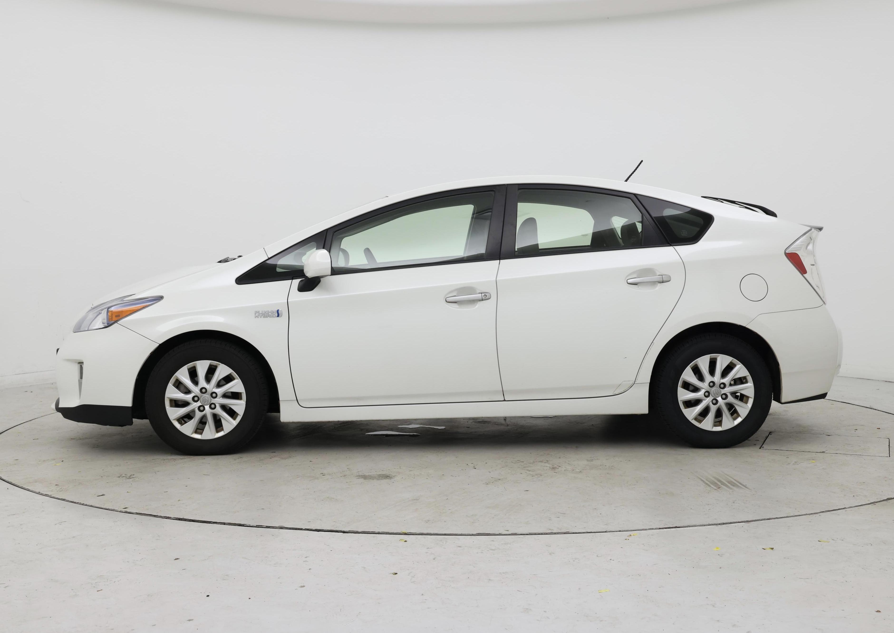Thumbnail: 2015 Toyota Prius - 3