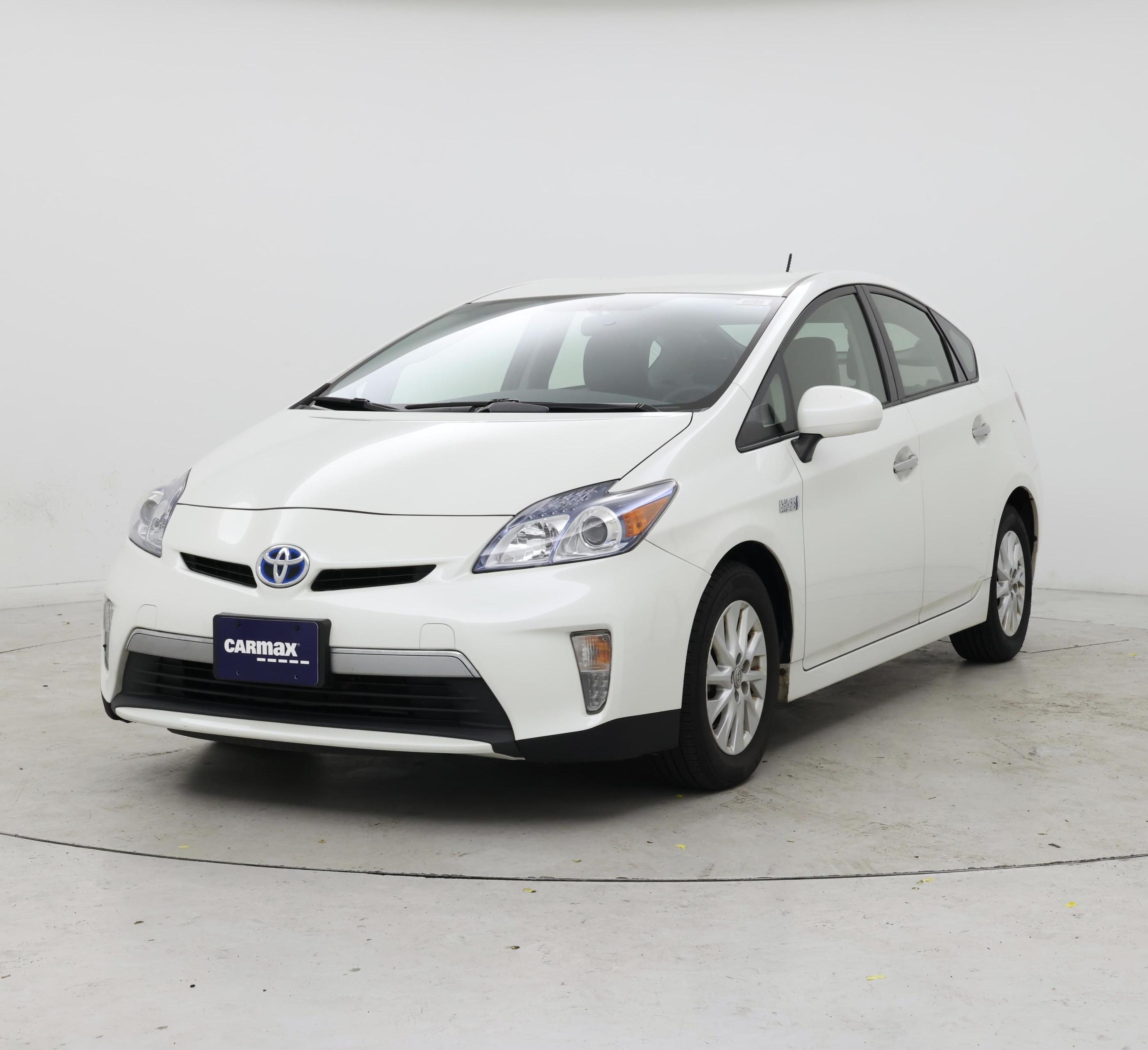 Thumbnail: 2015 Toyota Prius - 4