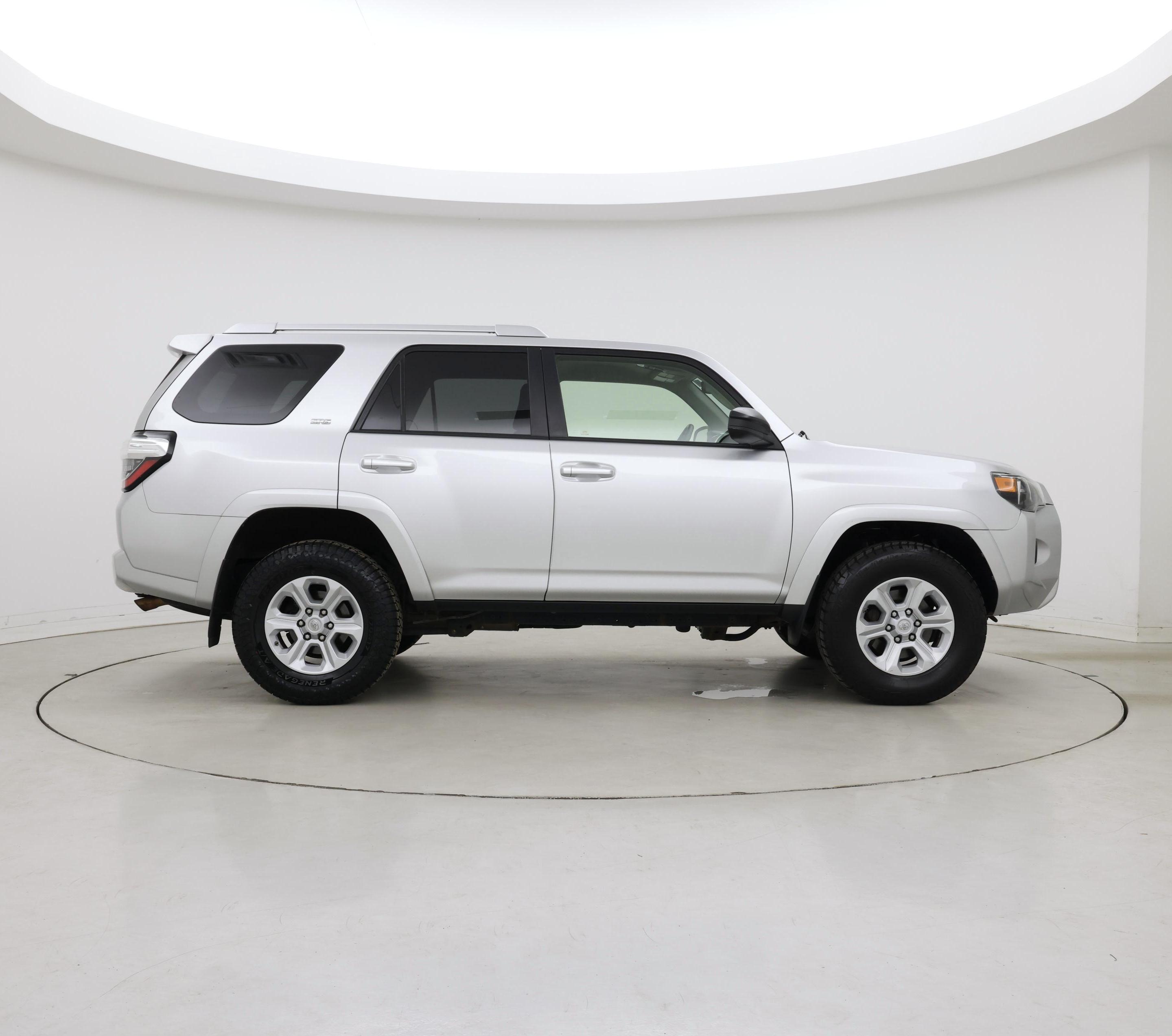 Thumbnail: 2017 Toyota 4Runner - 7
