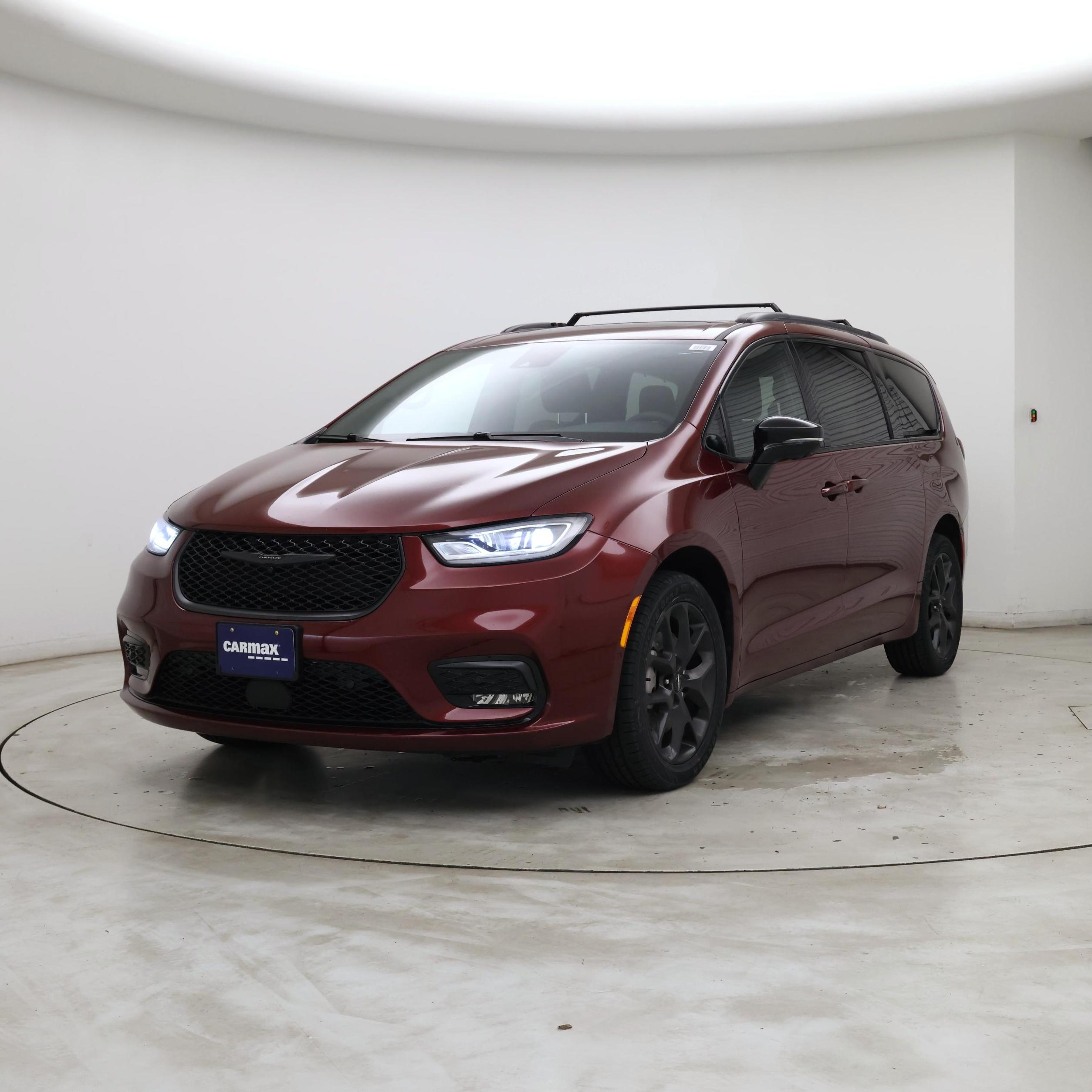 Thumbnail: 2023 Chrysler Pacifica - 4