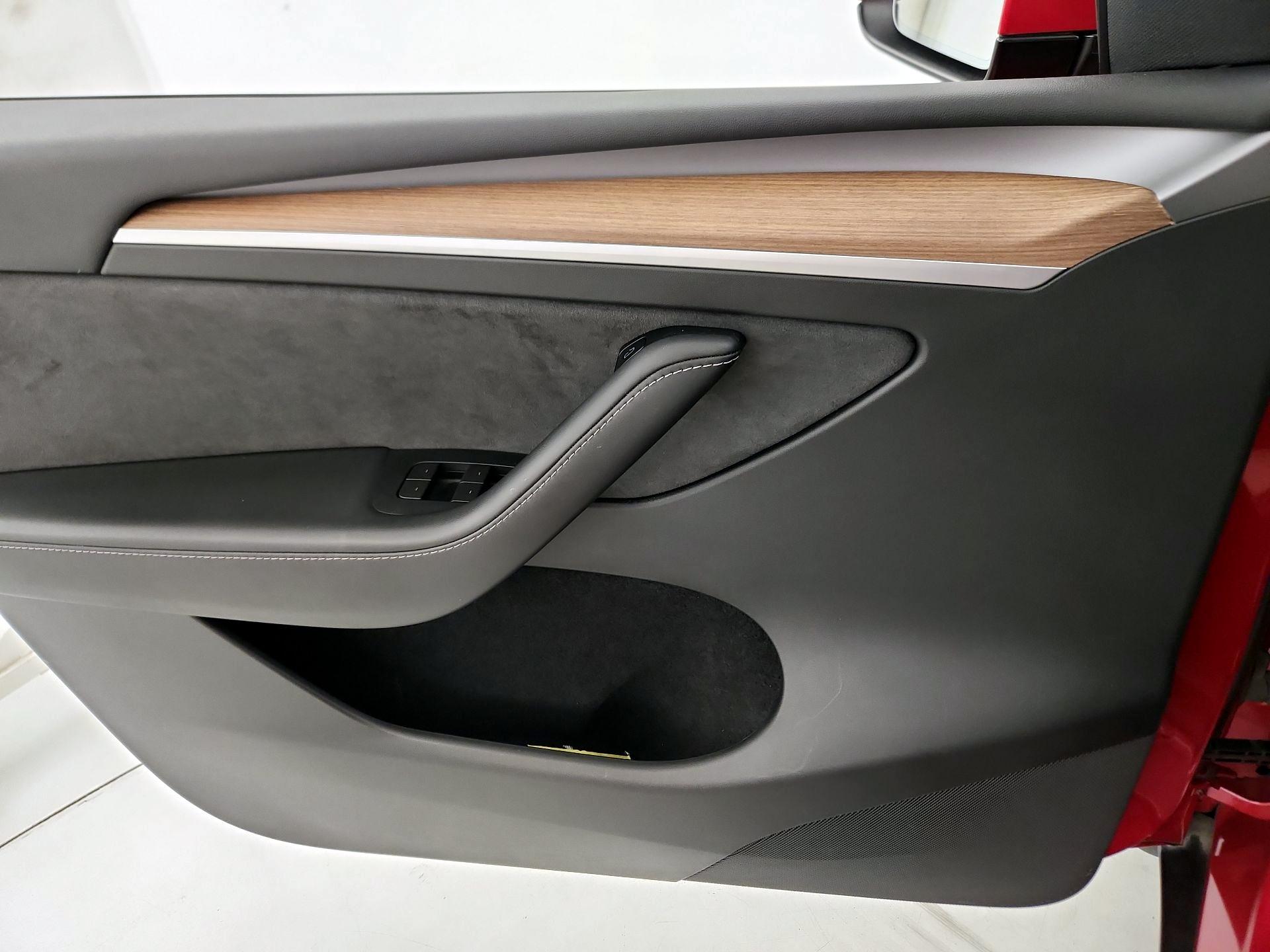Thumbnail: 2023 Tesla Model Y - 12
