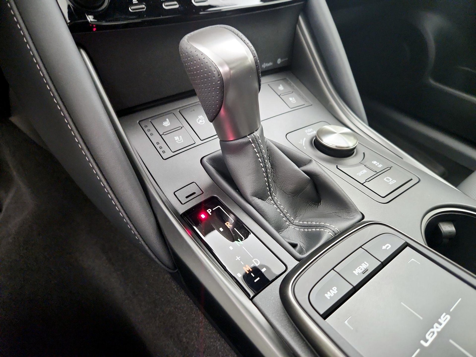 2024 Lexus IS 350 F SPORT - Photo 19