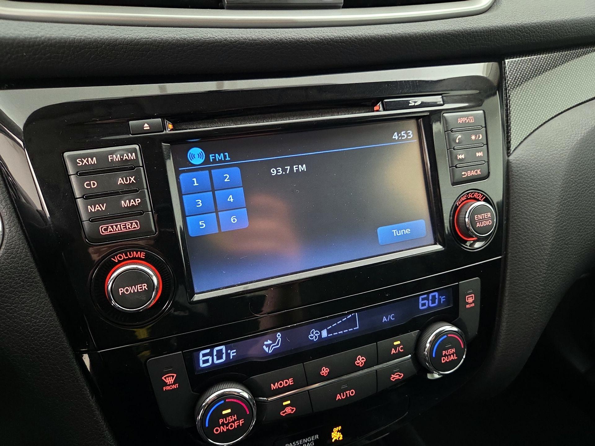 Thumbnail: 2016 Nissan Rogue - 15