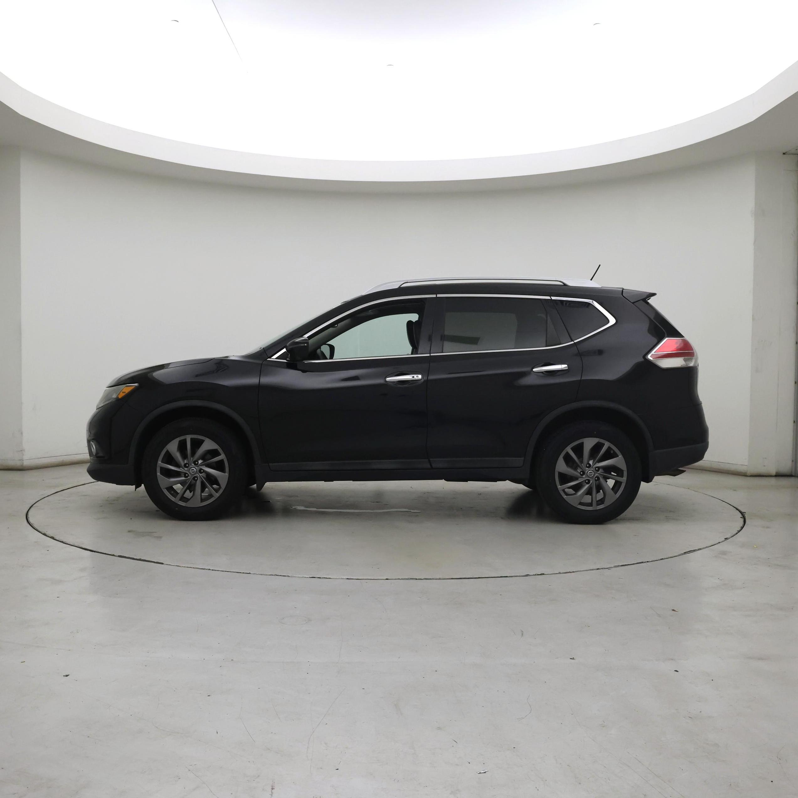 Thumbnail: 2016 Nissan Rogue - 3