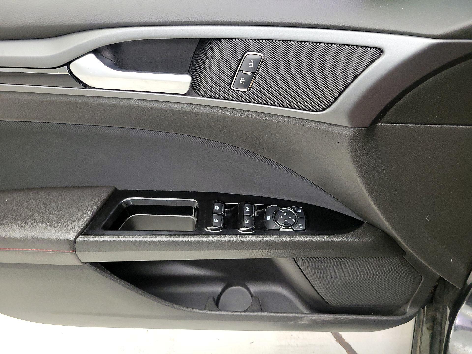 Thumbnail: 2014 Ford Fusion - 12