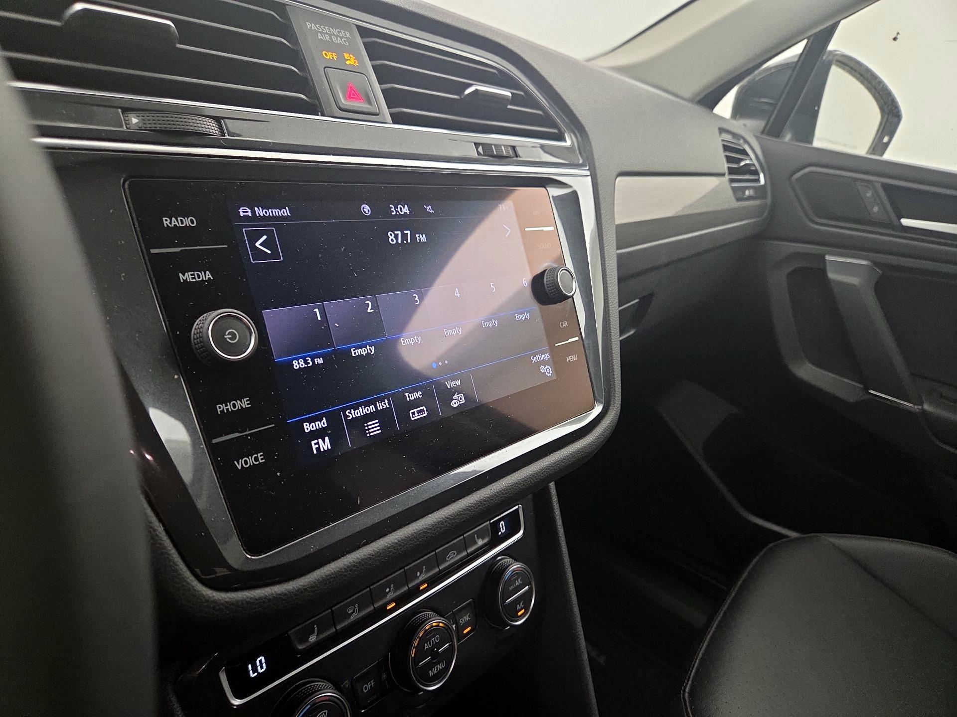 Thumbnail: 2020 Volkswagen Tiguan - 15
