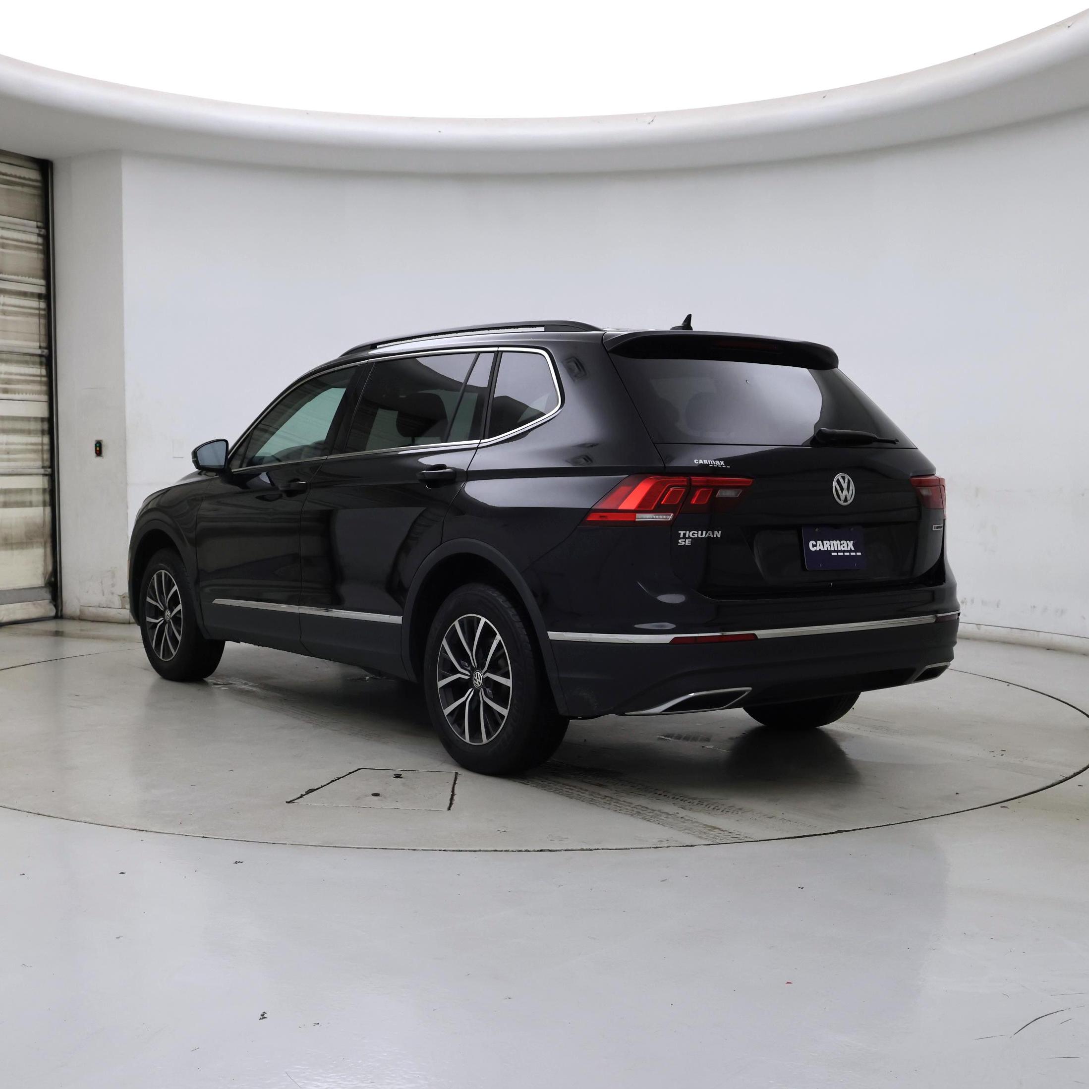 Thumbnail: 2020 Volkswagen Tiguan - 2