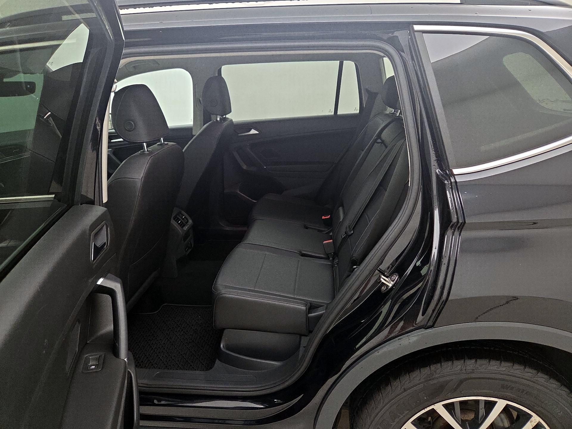 Thumbnail: 2020 Volkswagen Tiguan - 19