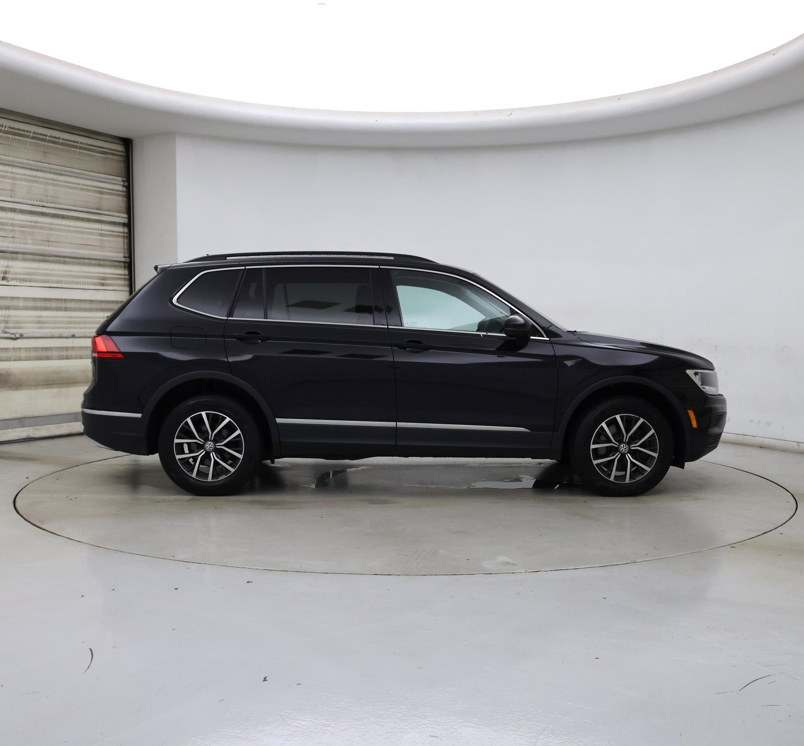 Thumbnail: 2020 Volkswagen Tiguan - 7