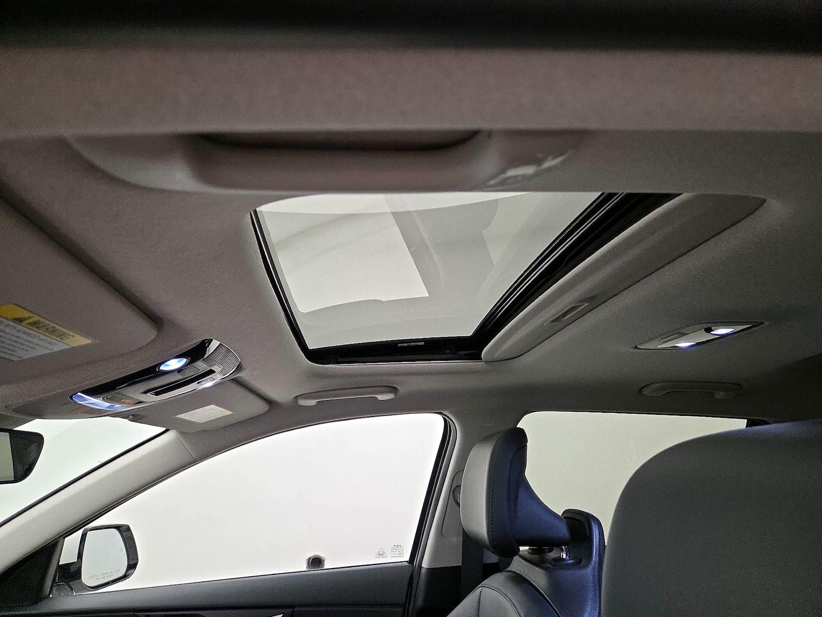 Sunroof(s) & Overhead Airbags