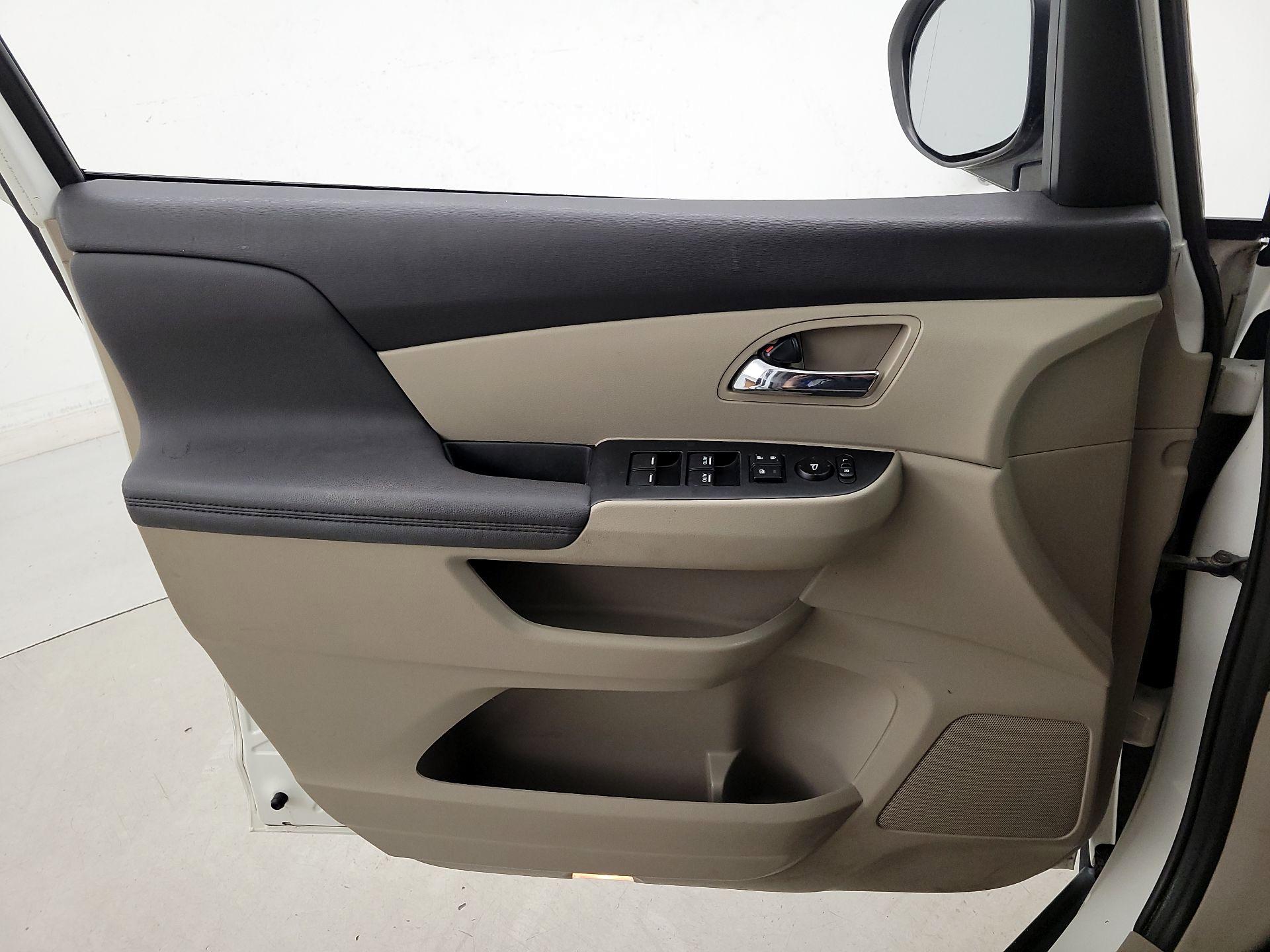 Thumbnail: 2015 Honda Odyssey - 12