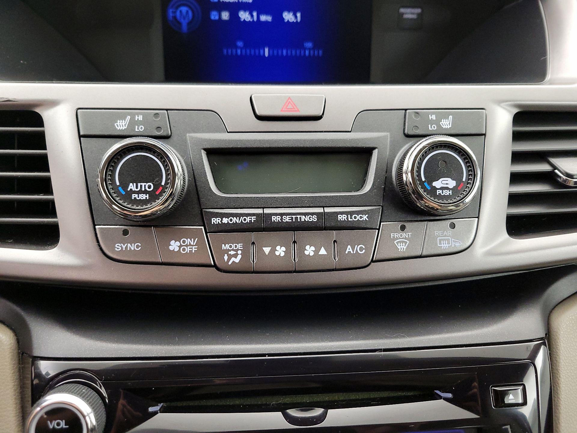 Thumbnail: 2015 Honda Odyssey - 16