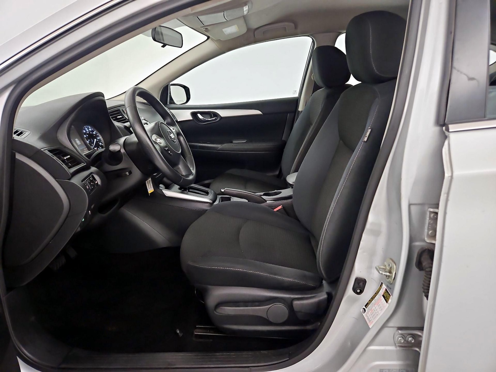 2019 Nissan Sentra S - Photo 10