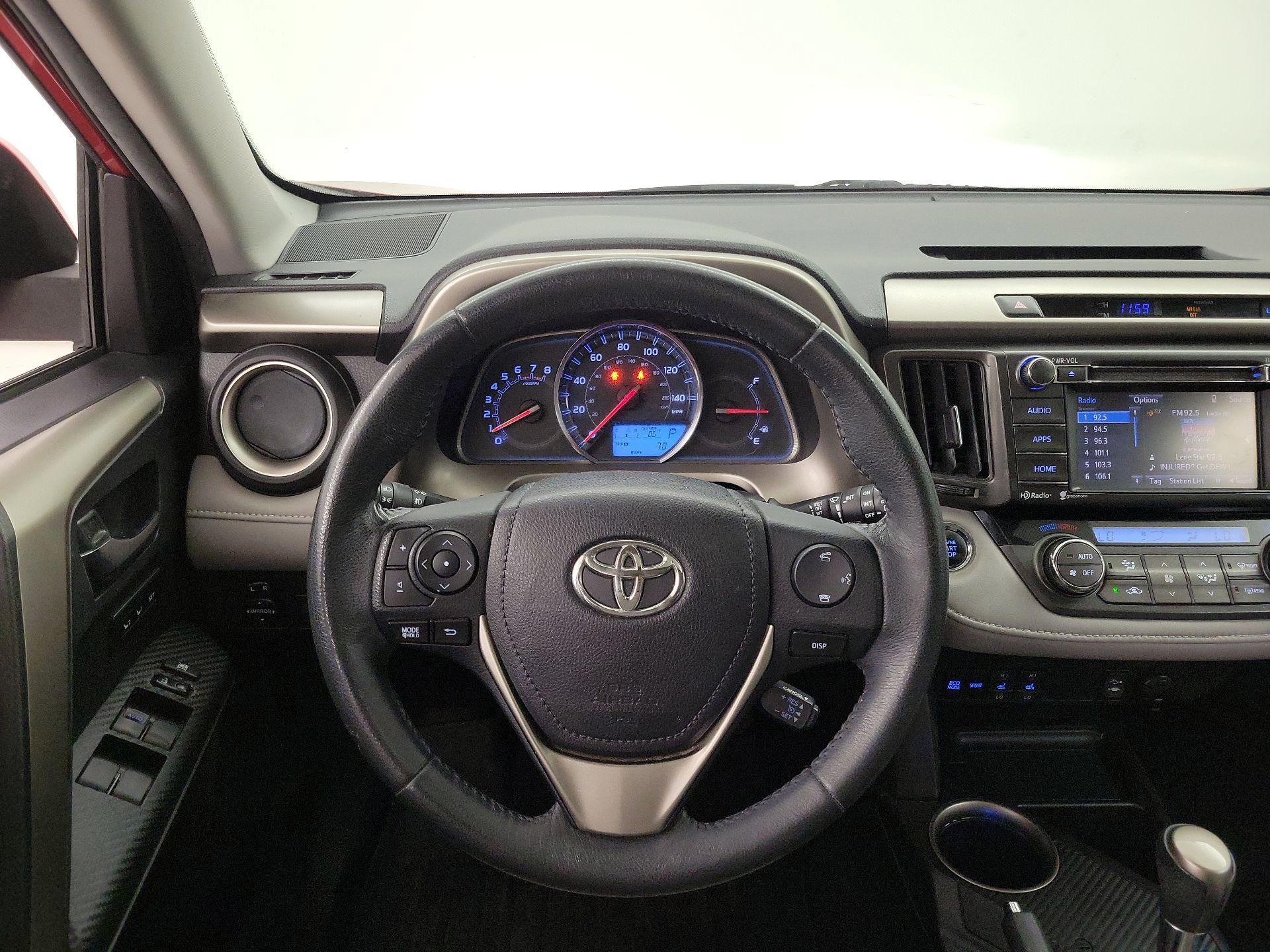 Thumbnail: 2015 Toyota RAV4 - 10