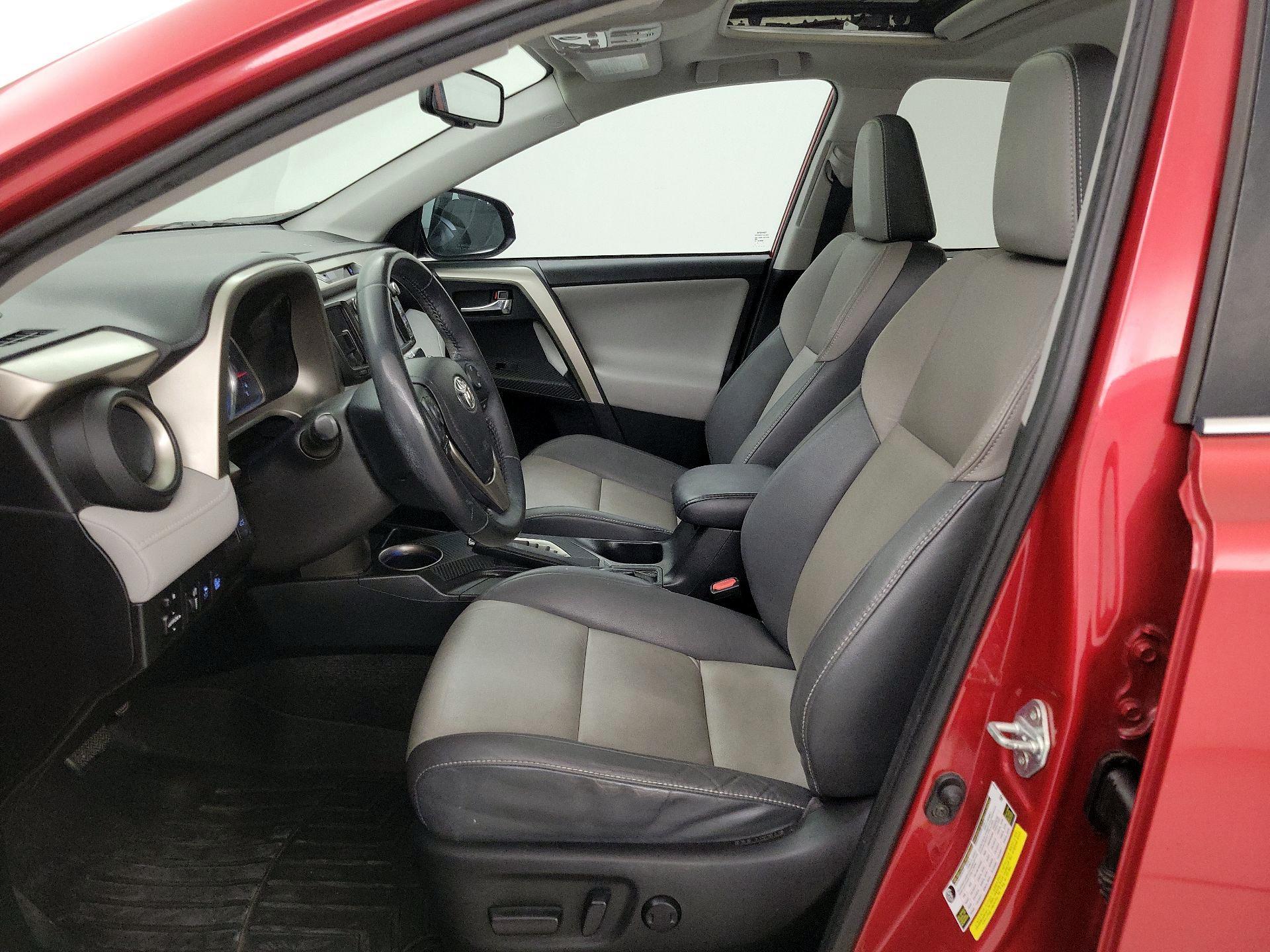 Thumbnail: 2015 Toyota RAV4 - 11