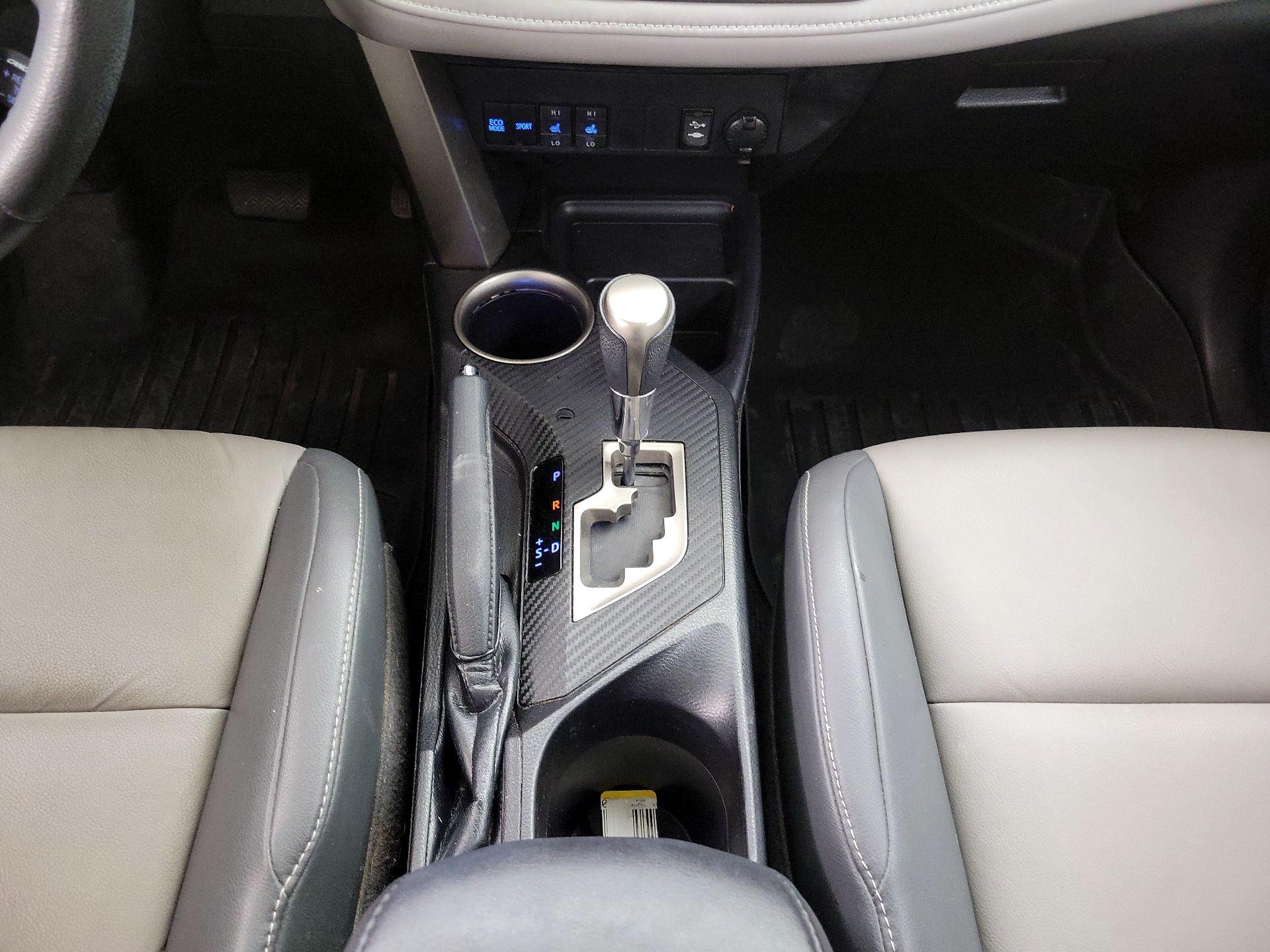 Thumbnail: 2015 Toyota RAV4 - 17