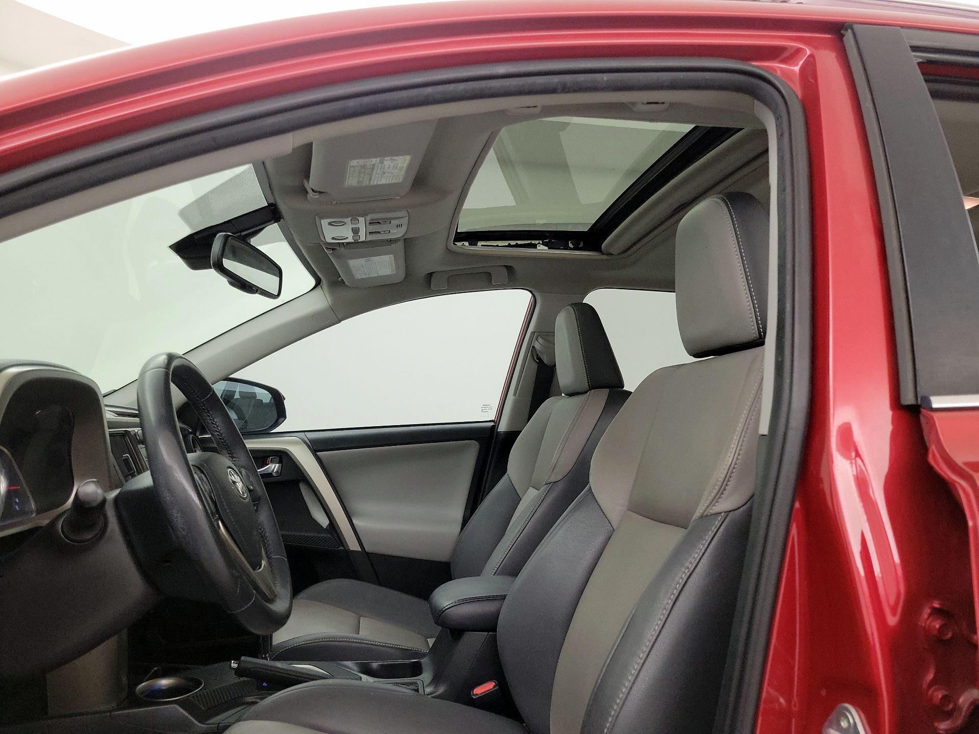 Thumbnail: 2015 Toyota RAV4 - 18