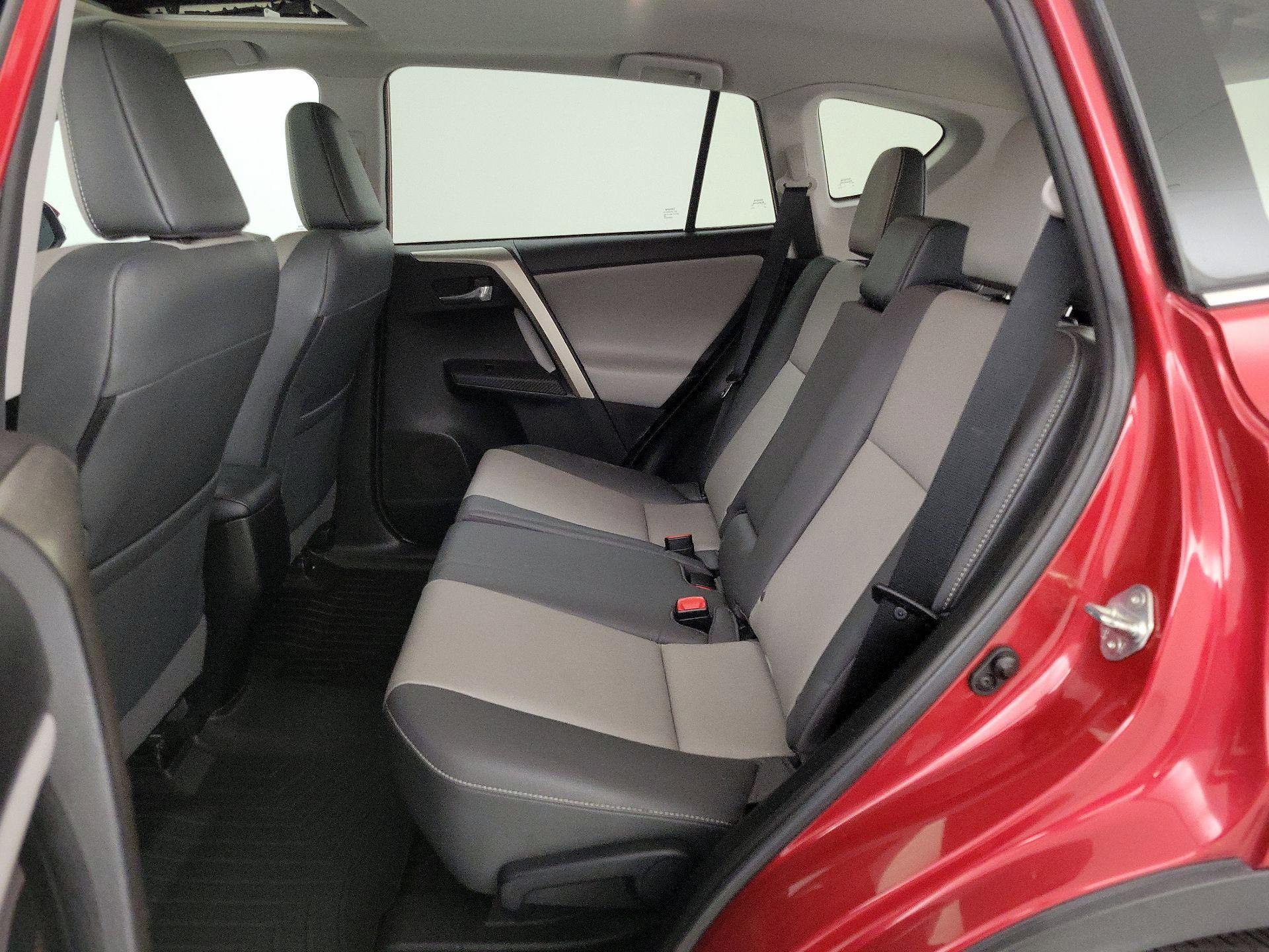 Thumbnail: 2015 Toyota RAV4 - 19