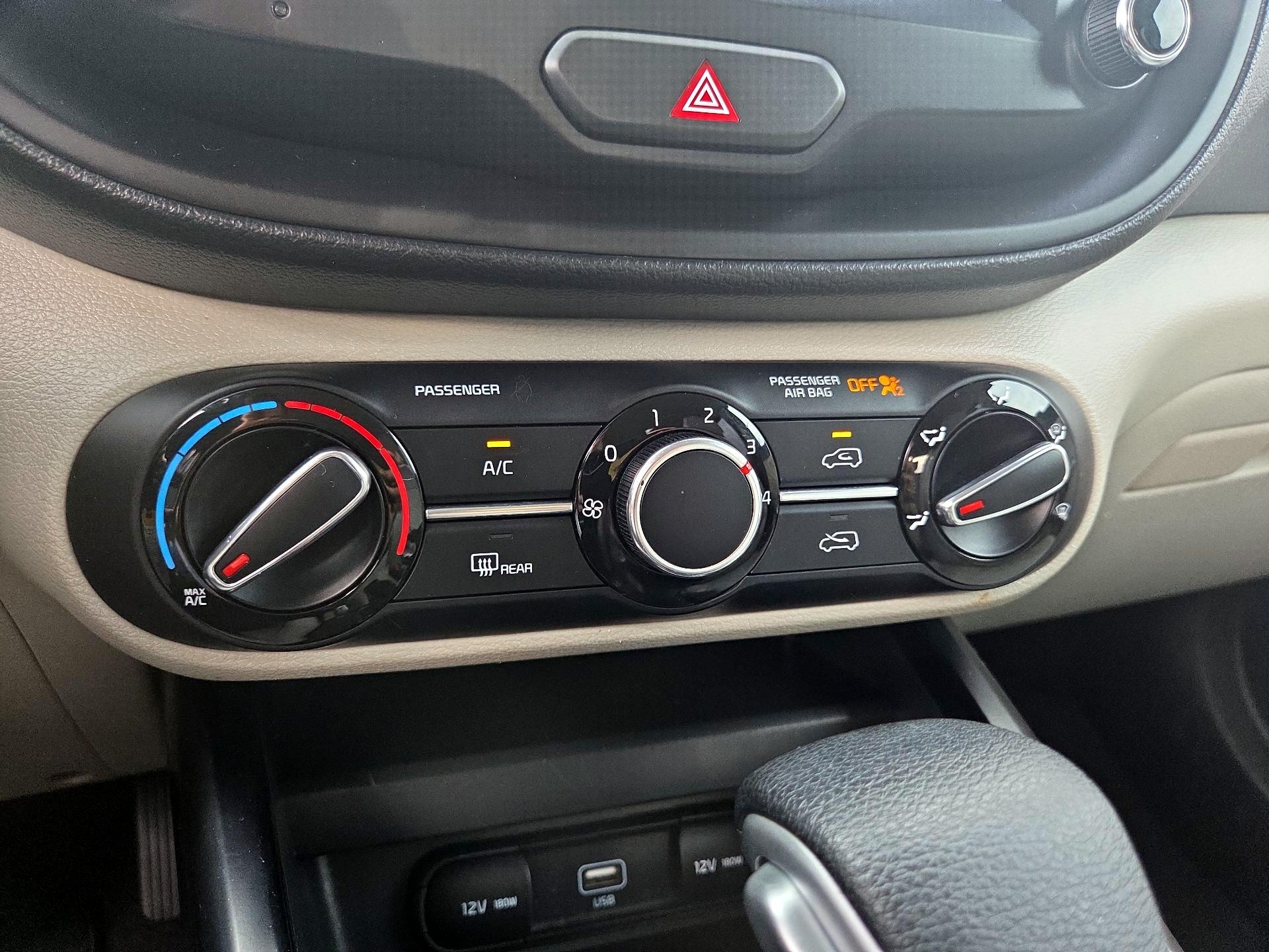 Thumbnail: 2020 Kia Soul - 16