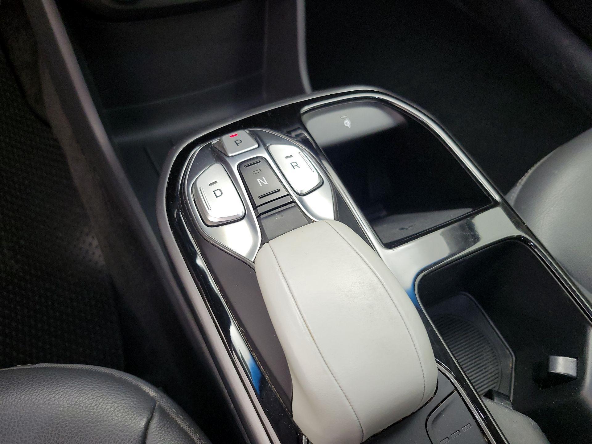Thumbnail: 2020 Hyundai Ioniq - 18