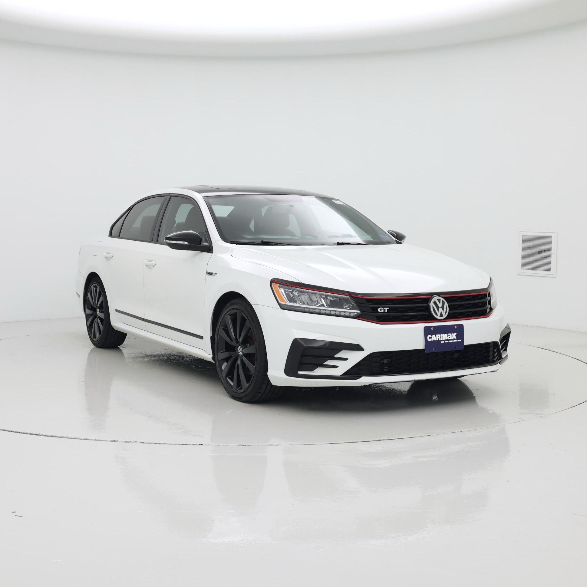 White 2018 Volkswagen Passat Sedan Front-Wheel Drive Automatic