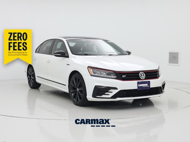 White 2018 Volkswagen Passat Sedan Front-Wheel Drive Automatic