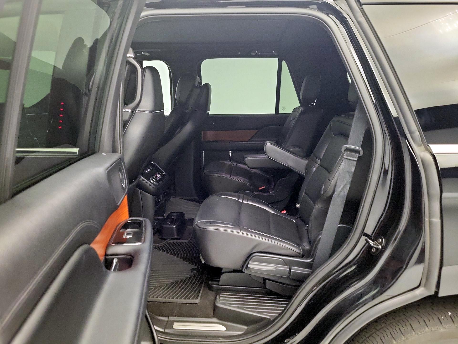 Thumbnail: 2018 Lincoln Navigator - 20
