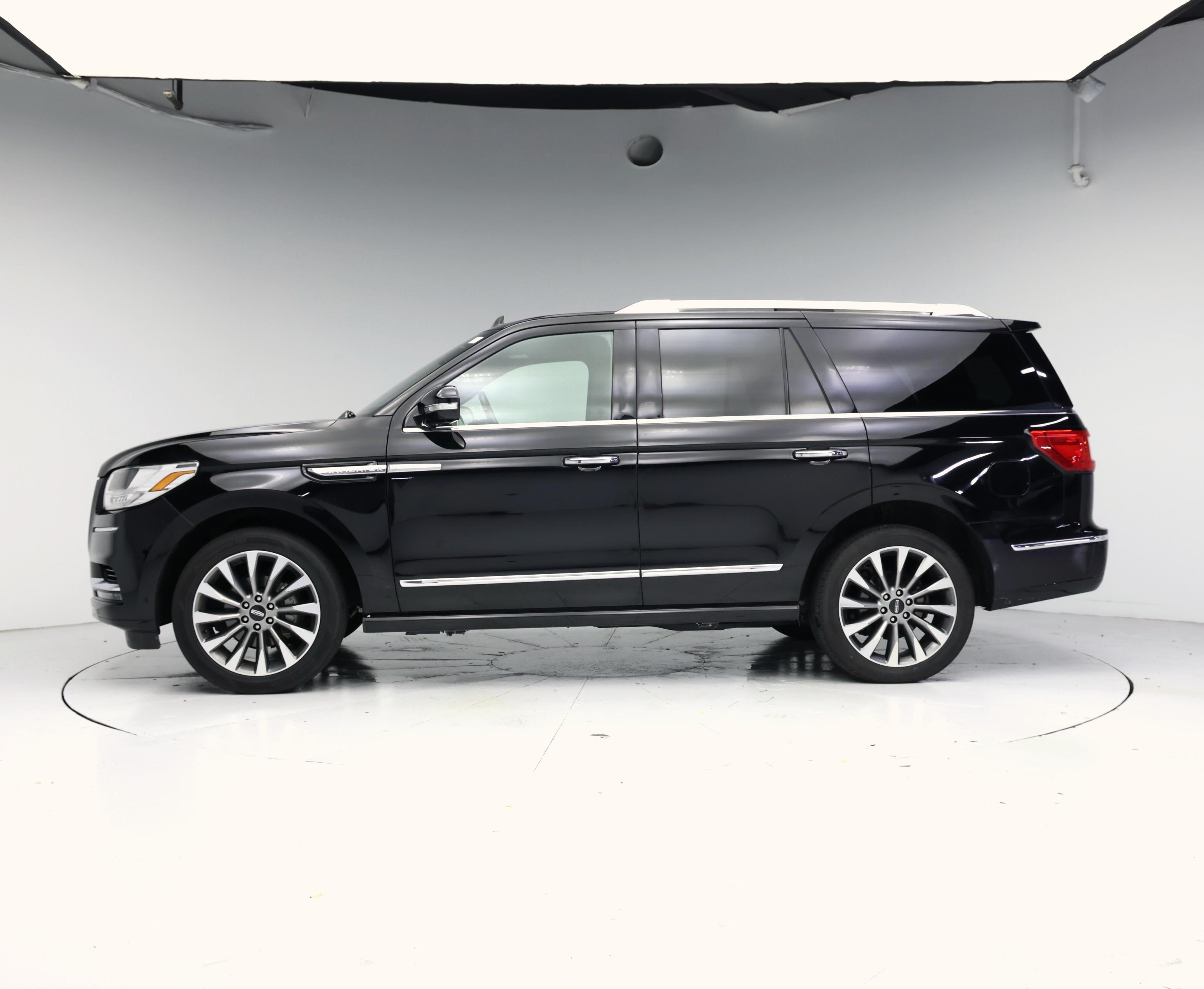 Thumbnail: 2018 Lincoln Navigator - 3