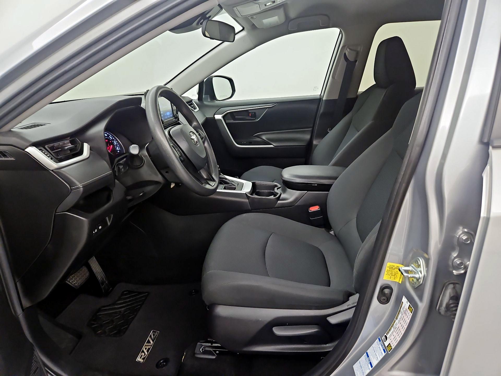 Thumbnail: 2021 Toyota RAV4 - 11