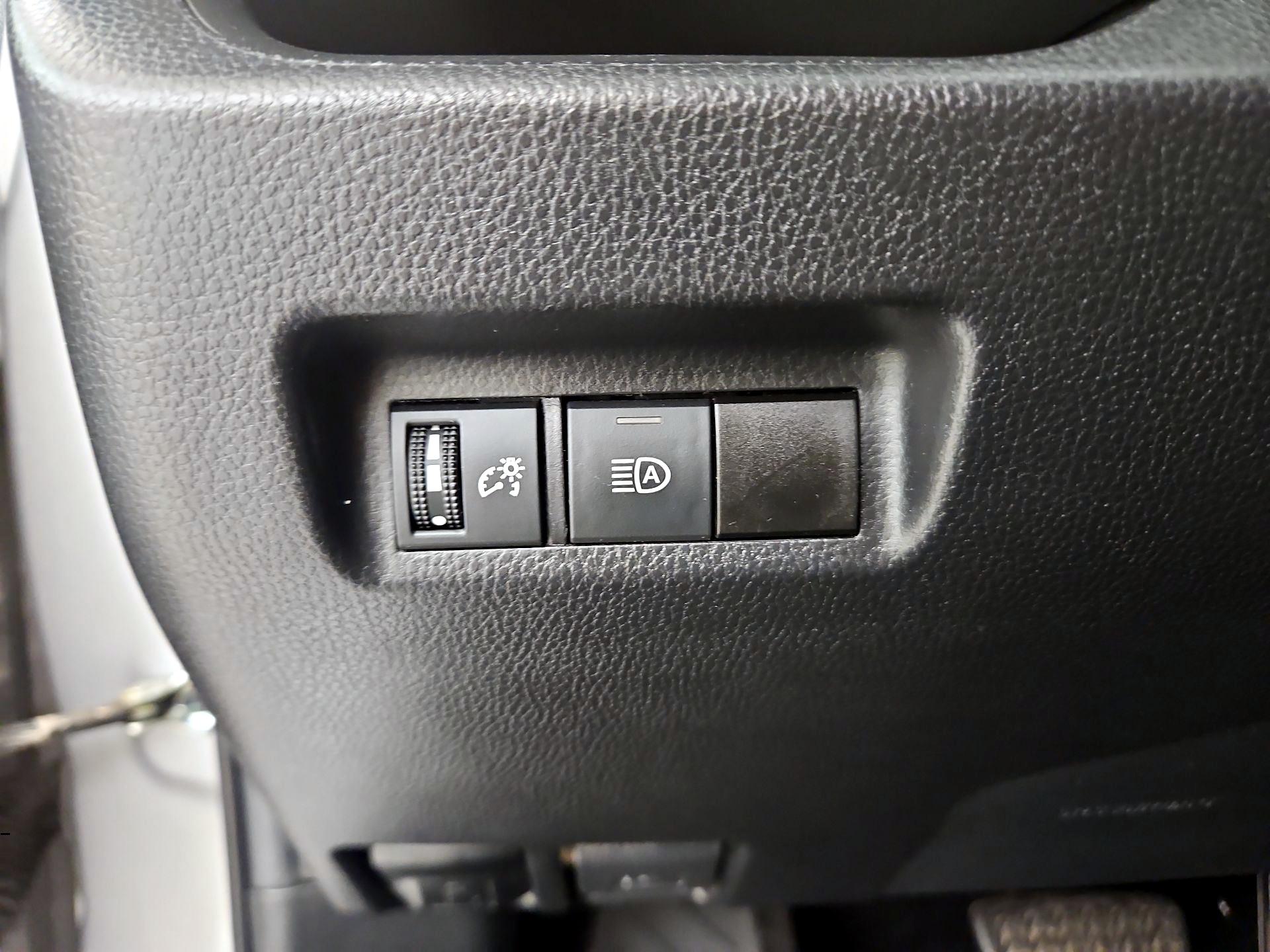 Thumbnail: 2021 Toyota RAV4 - 13
