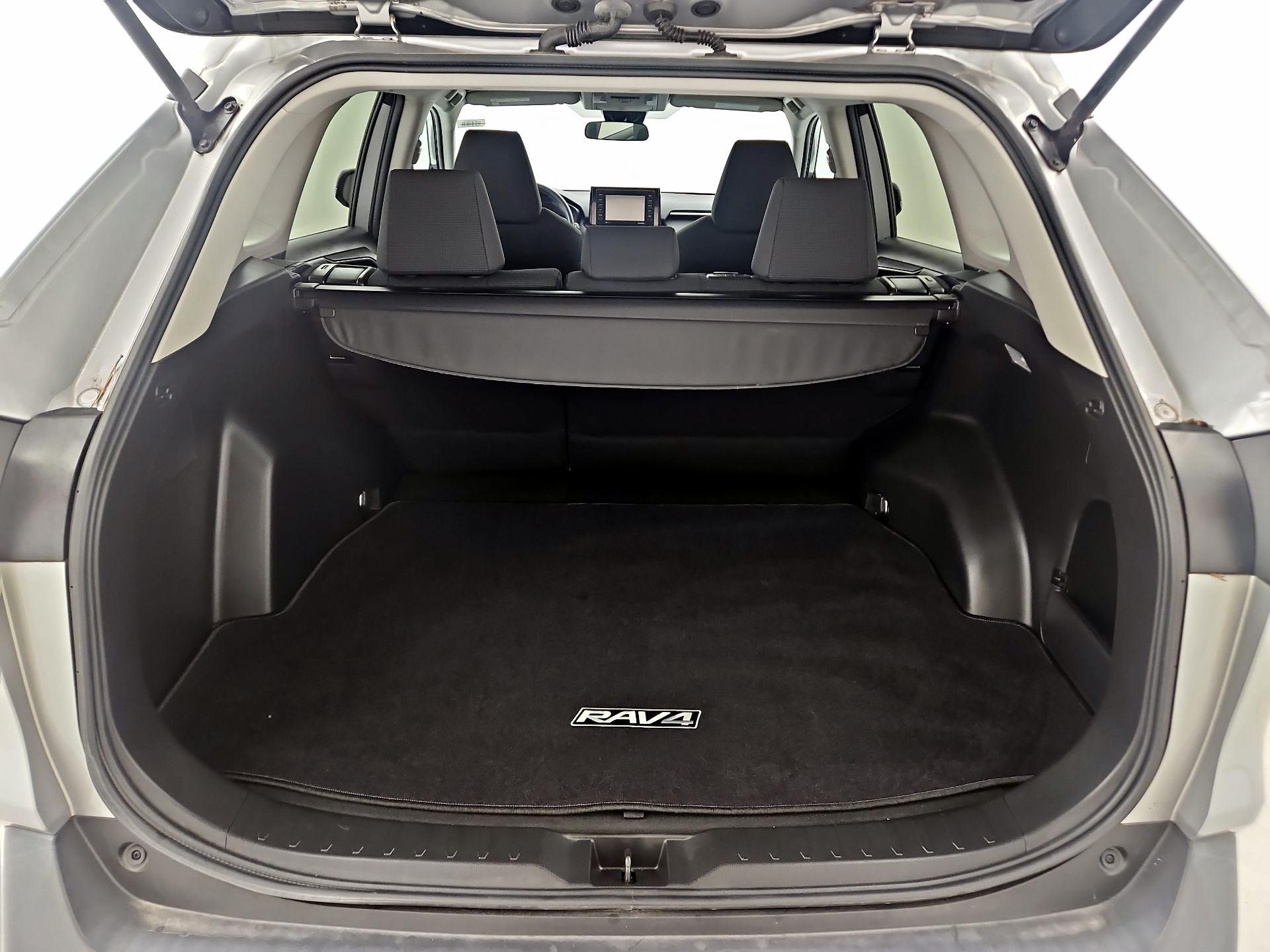 Thumbnail: 2021 Toyota RAV4 - 20