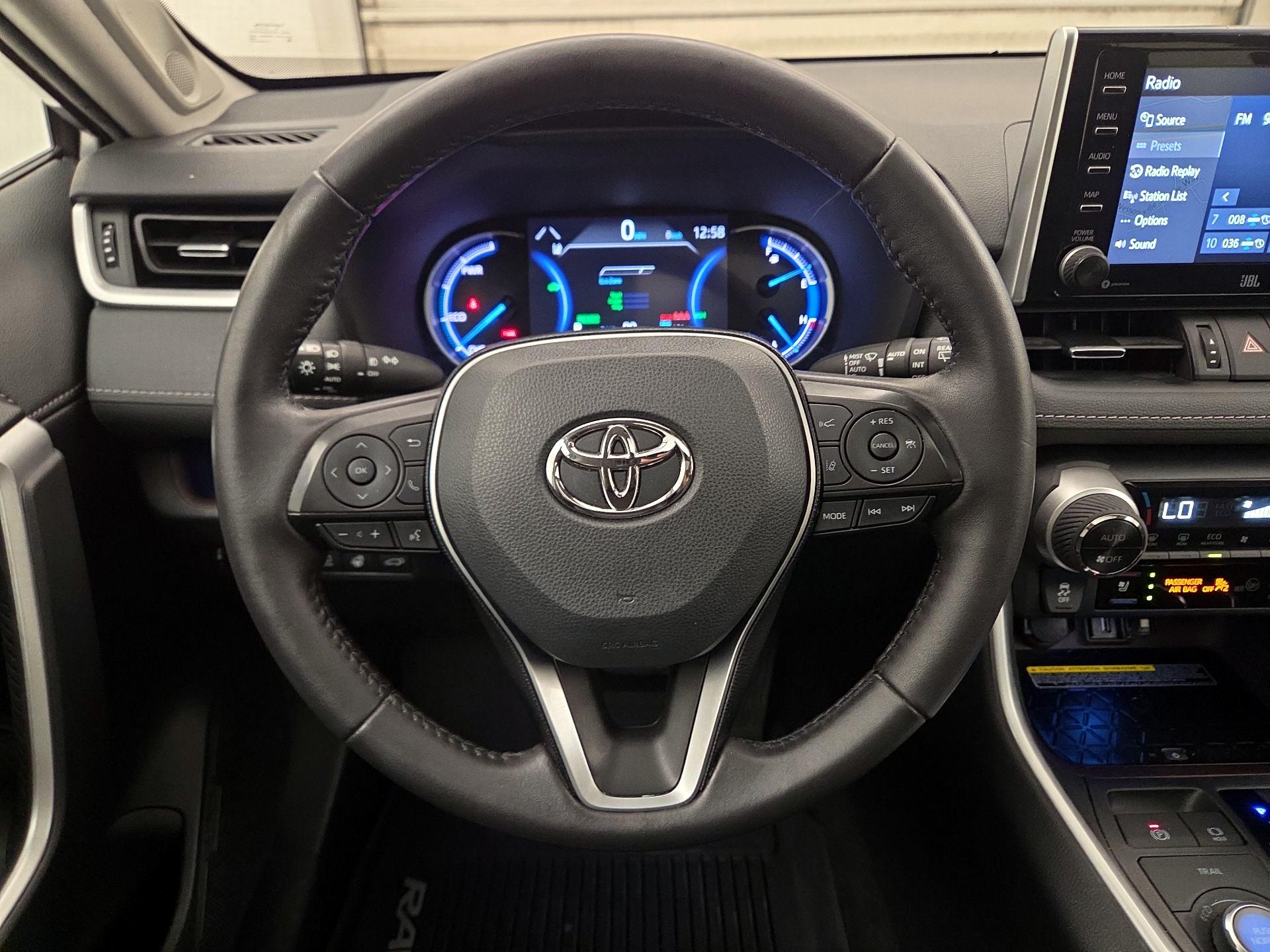 Thumbnail: 2021 Toyota RAV4 - 10