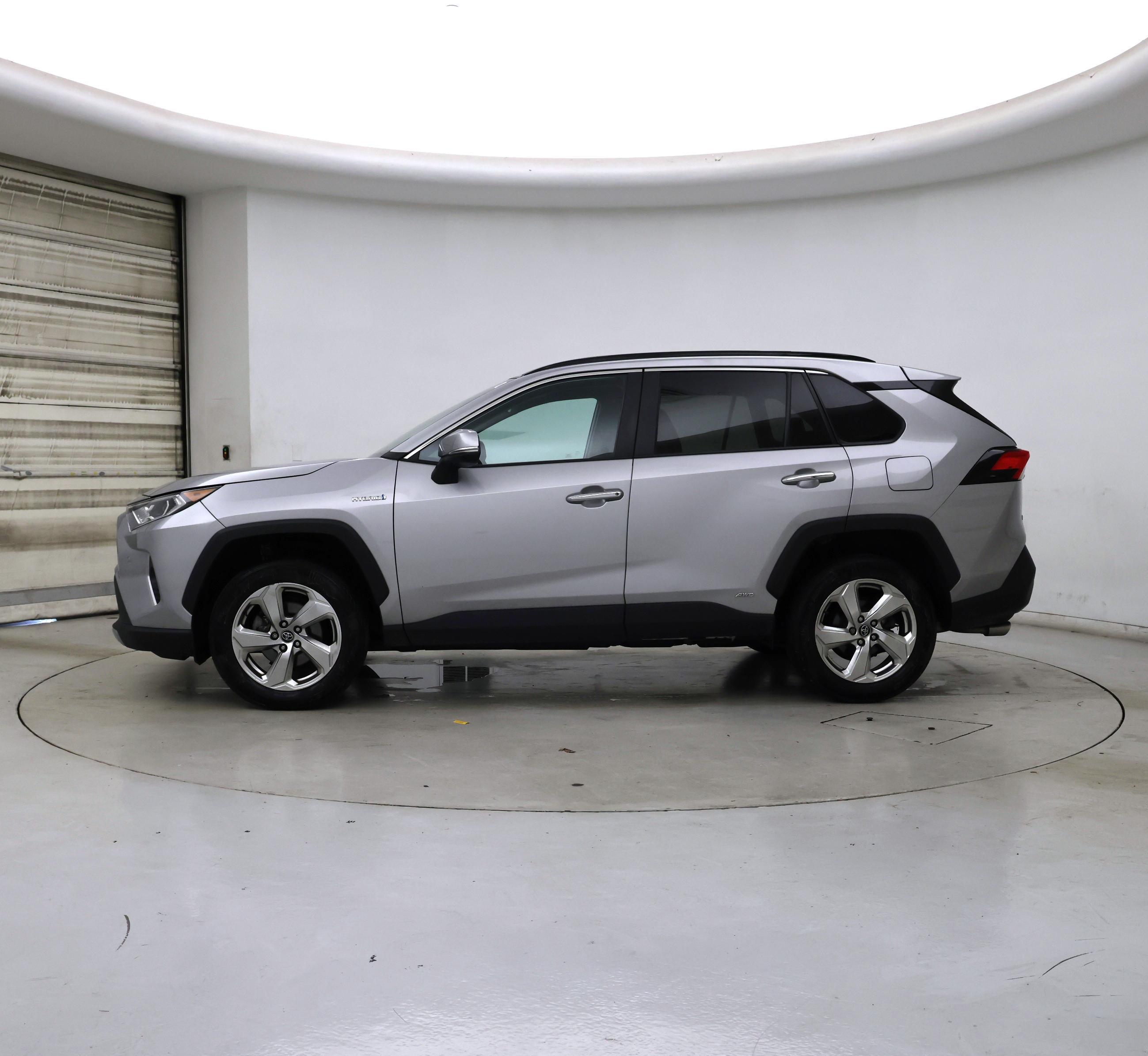 Thumbnail: 2021 Toyota RAV4 - 3