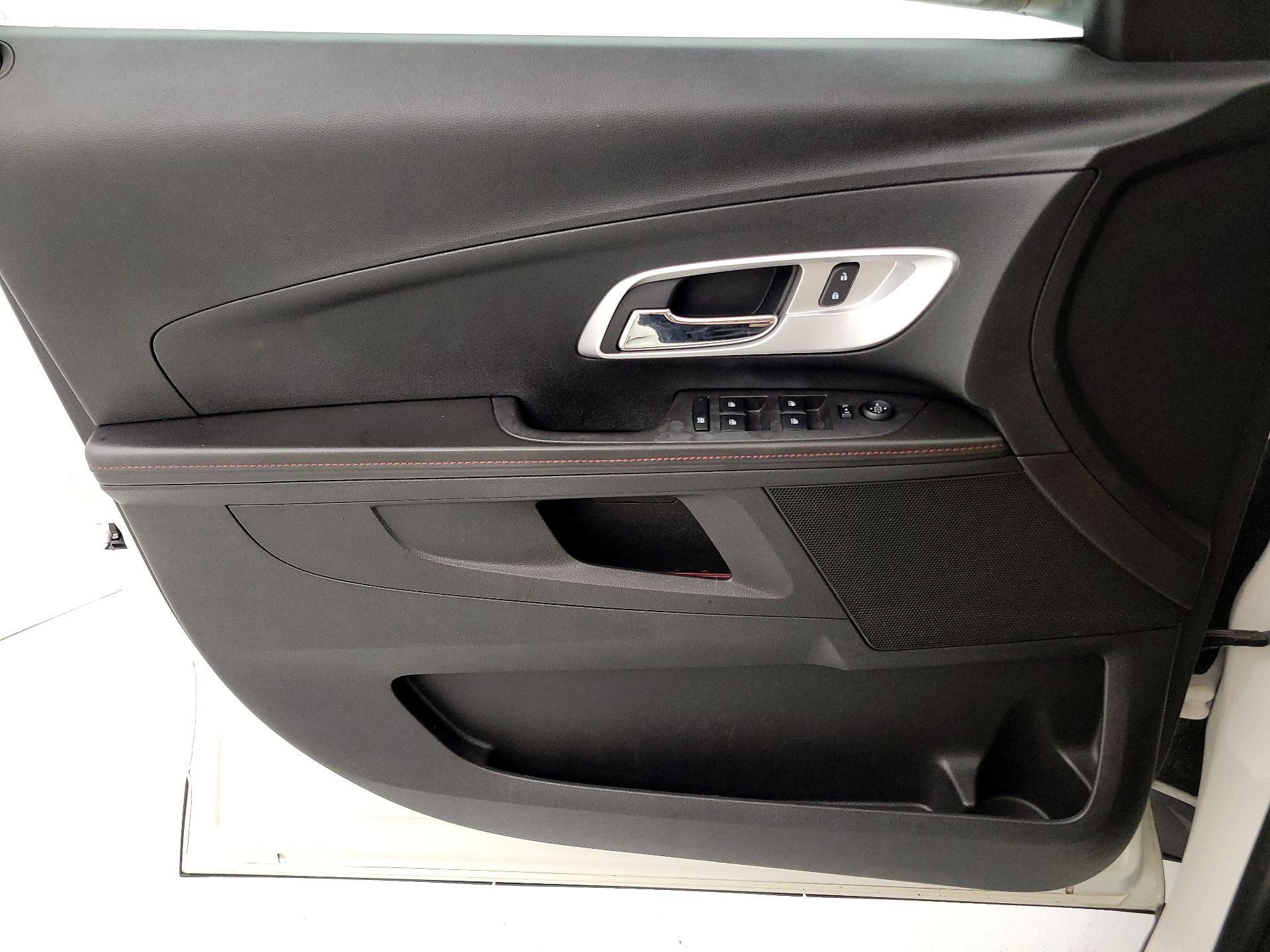 Thumbnail: 2015 Chevrolet Equinox - 12